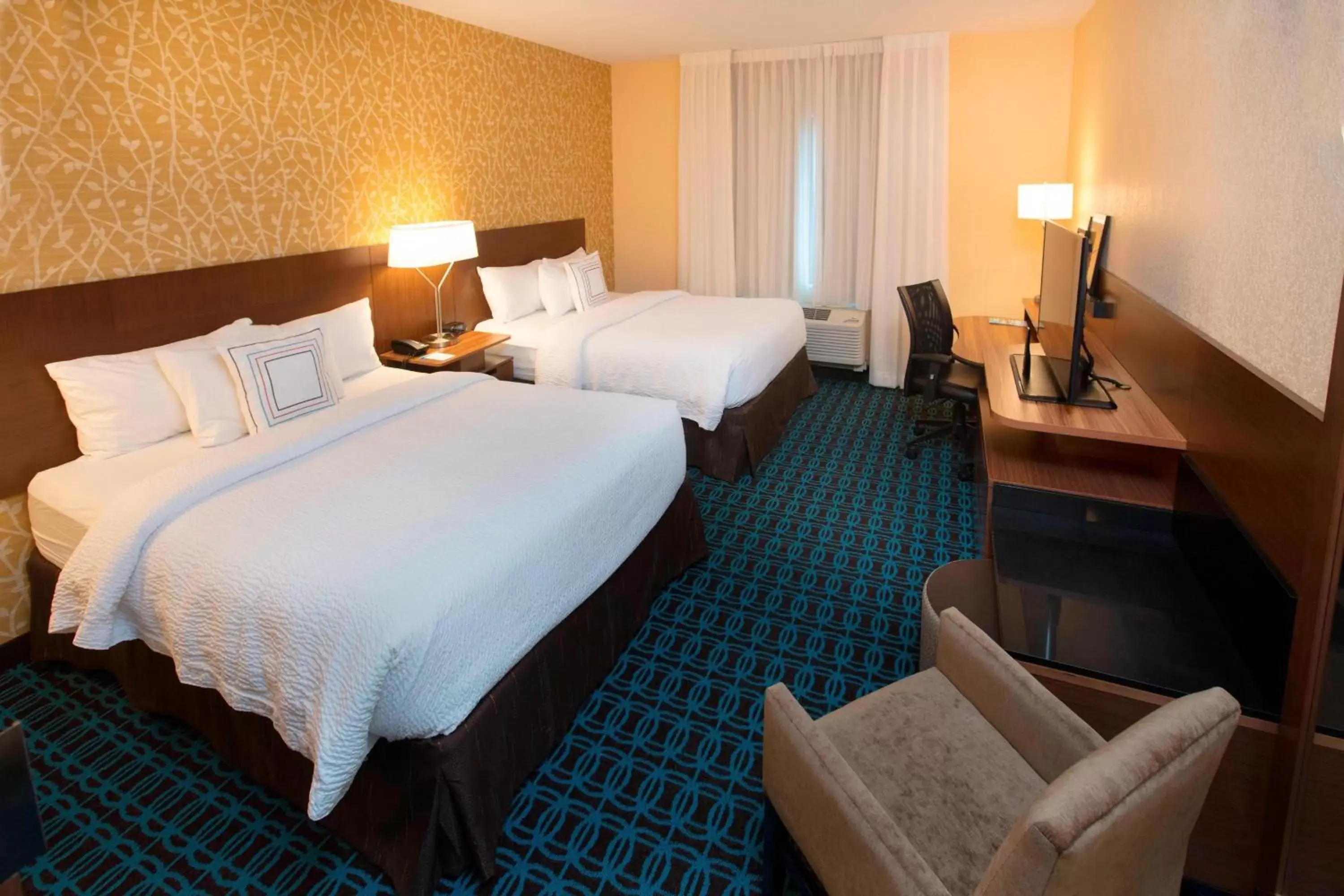 Photo of the whole room, Bed in Fairfield Inn & Suites by Marriott Detroit Lakes