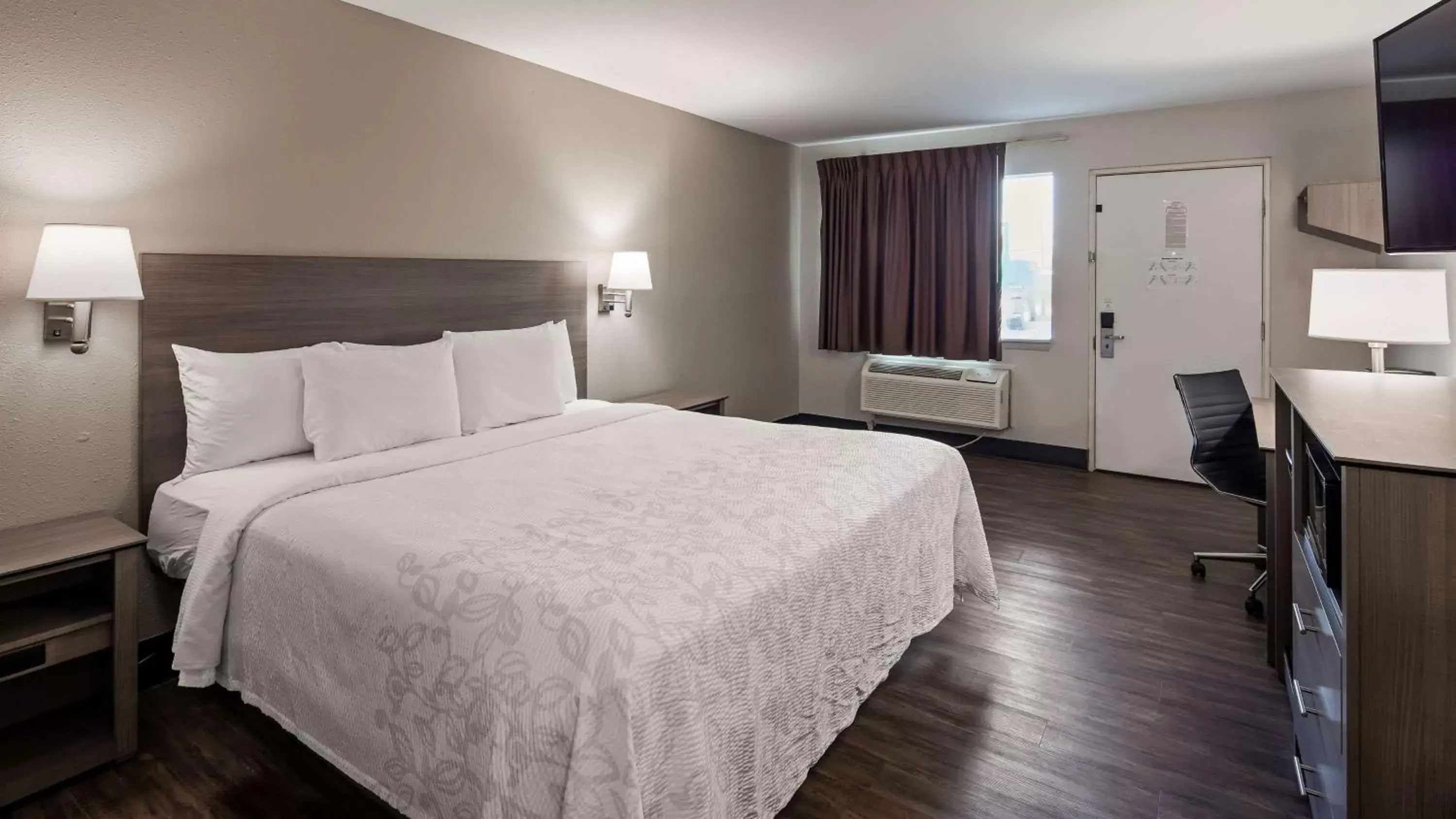 Bedroom, Bed in SureStay Hotel by Best Western Findlay