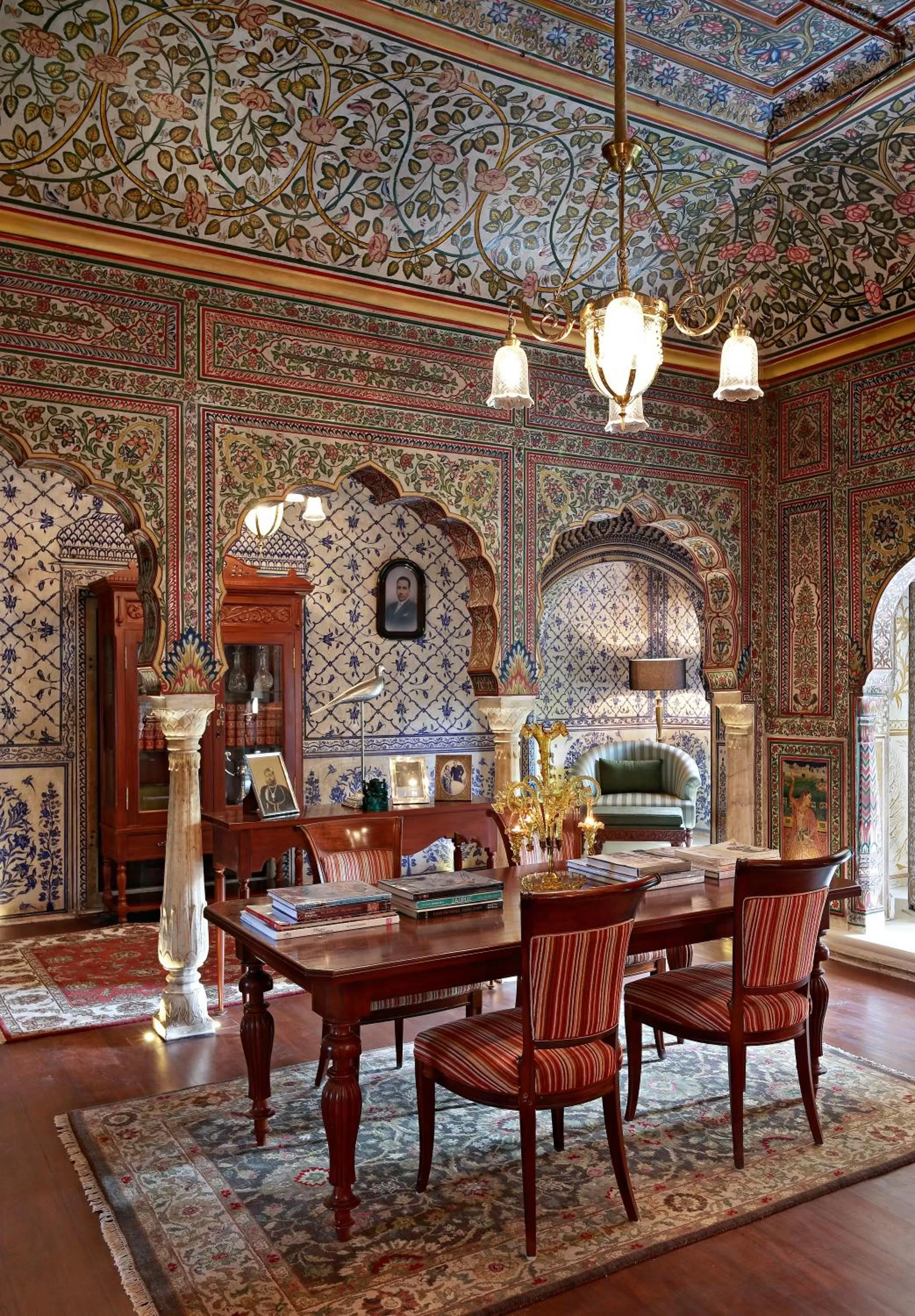 Seating area in Samode Haveli