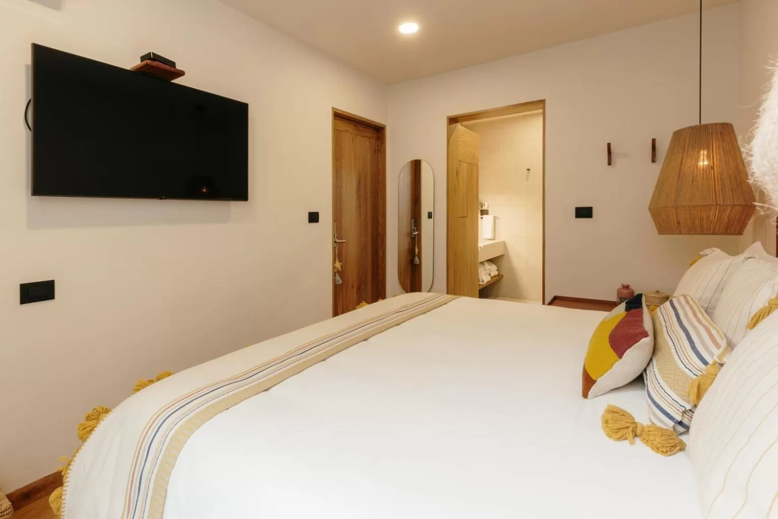 Photo of the whole room, Bed in Majagua Hotel Boutique -Adults Only