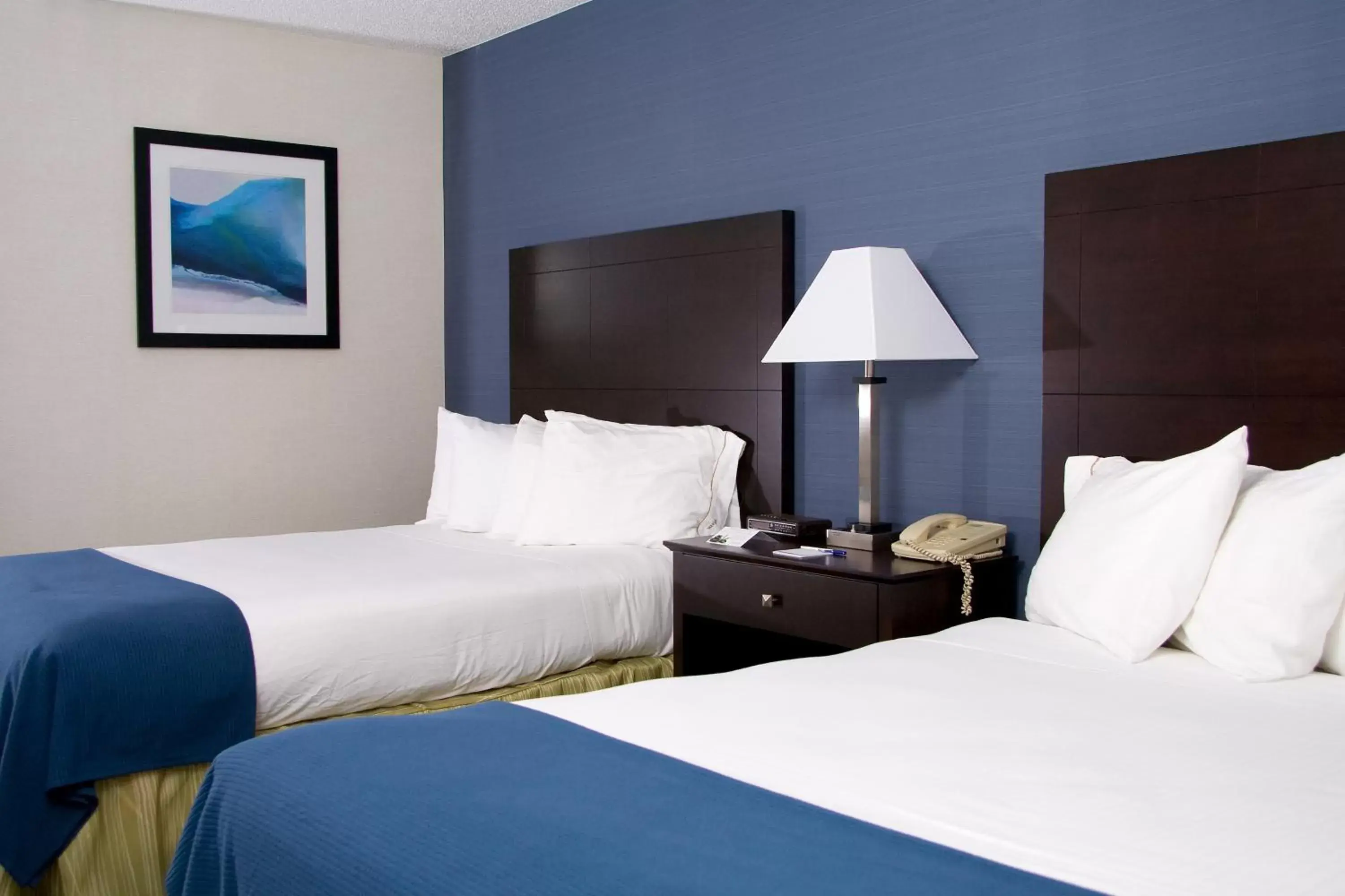 Bed in Holiday Inn Express York, an IHG Hotel