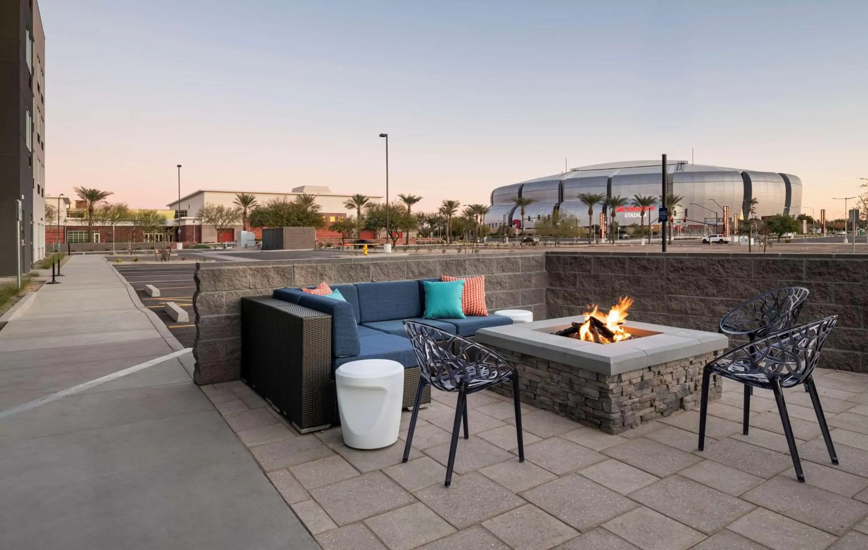 Patio in Tru By Hilton Phoenix Glendale Westgate