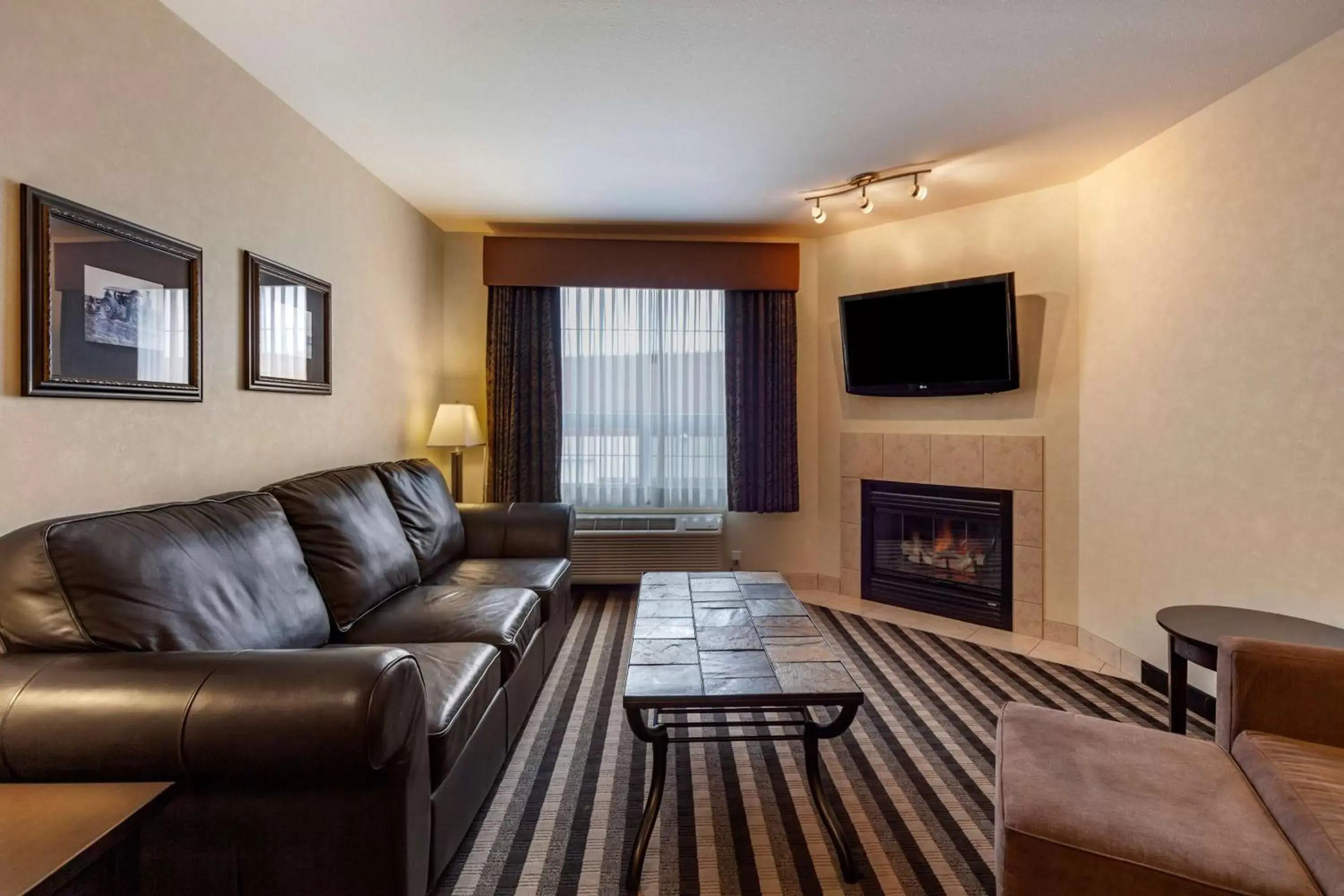 Bedroom, Seating Area in Best Western Plus Meridian