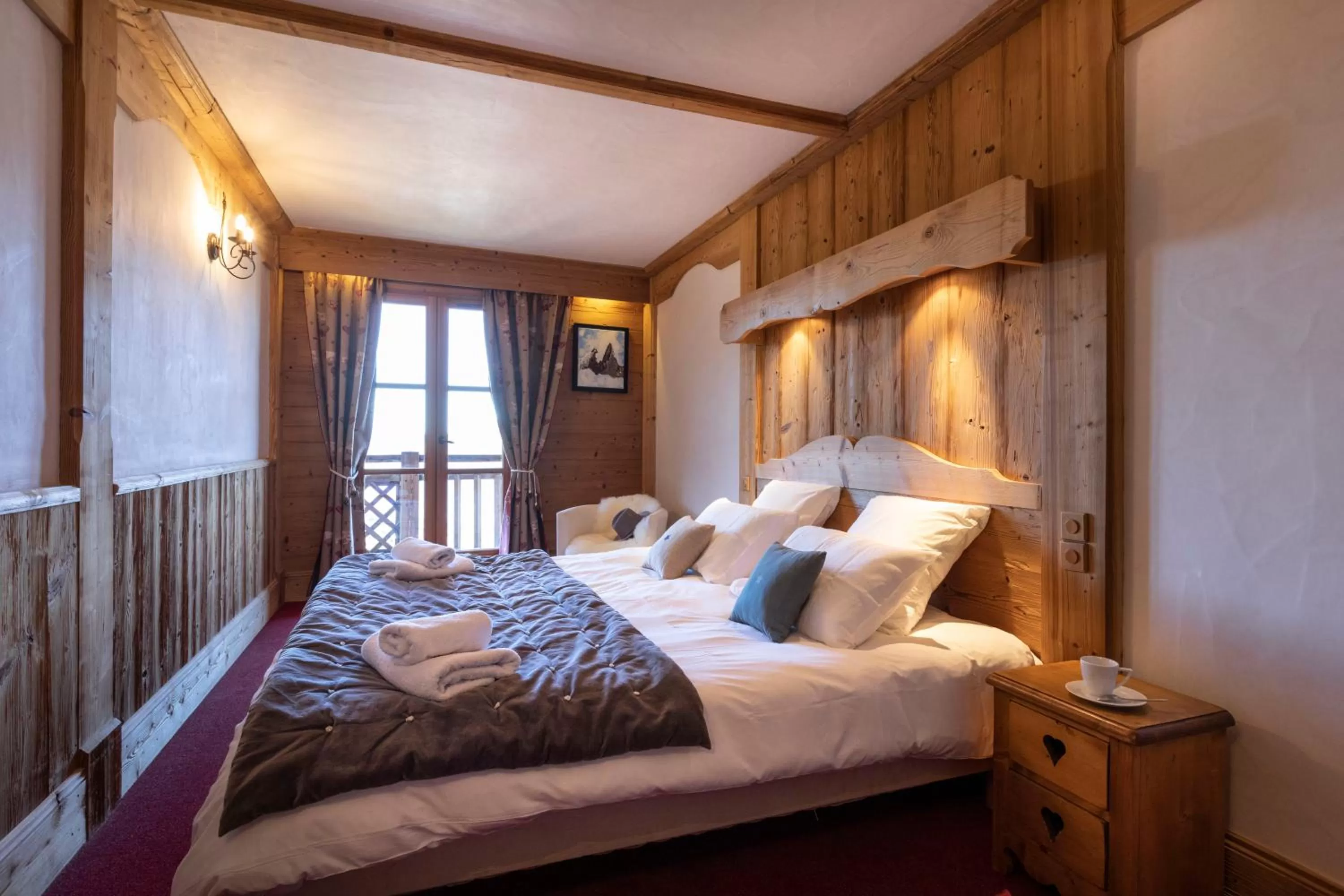 Photo of the whole room in TERRESENS - LES CASCADES