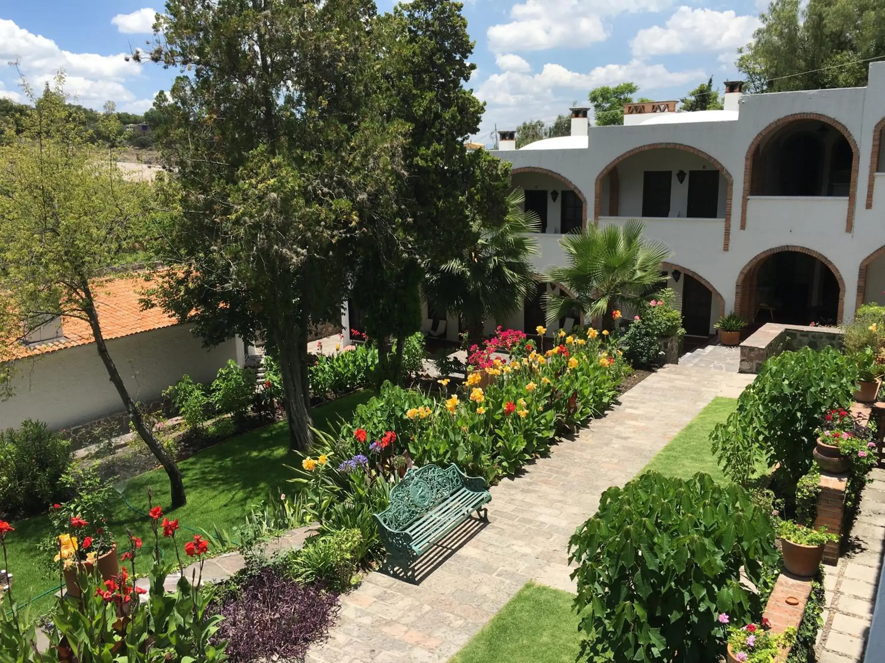 Garden, Property Building in Rancho Hotel Atascadero