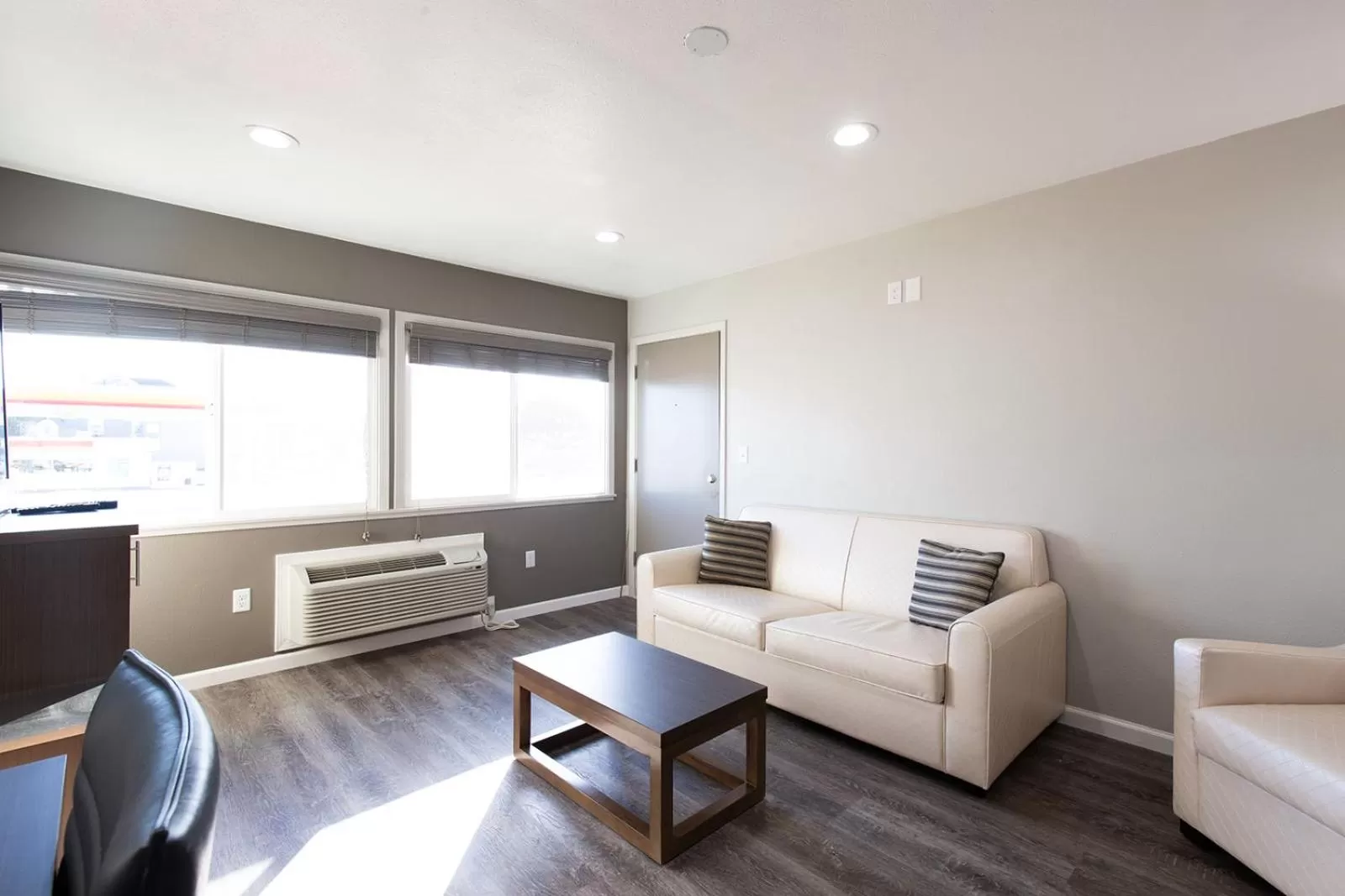 Living room in Super 8 by Wyndham Eureka