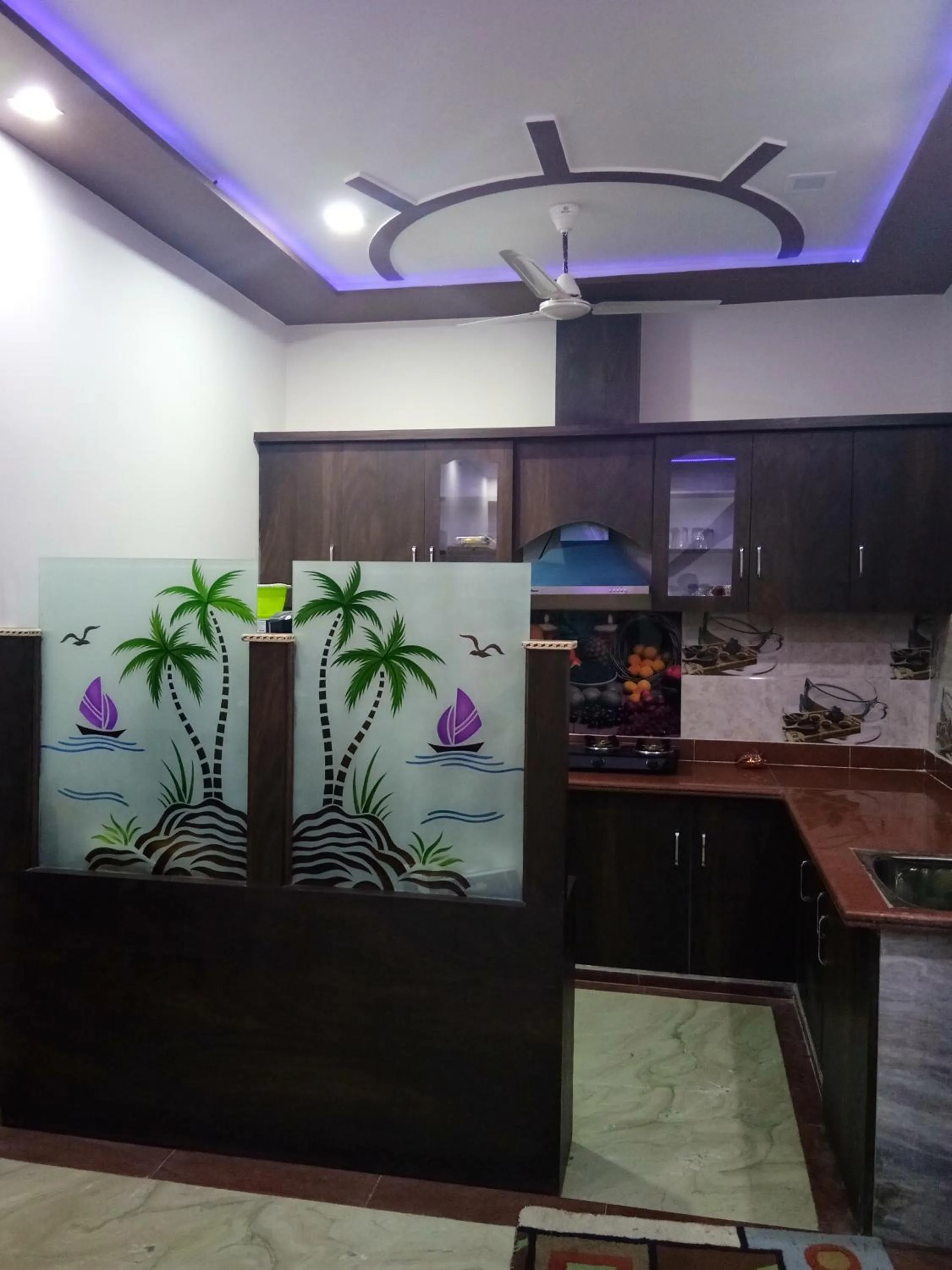 Kitchen or kitchenette in Friends Home Stay - Agra