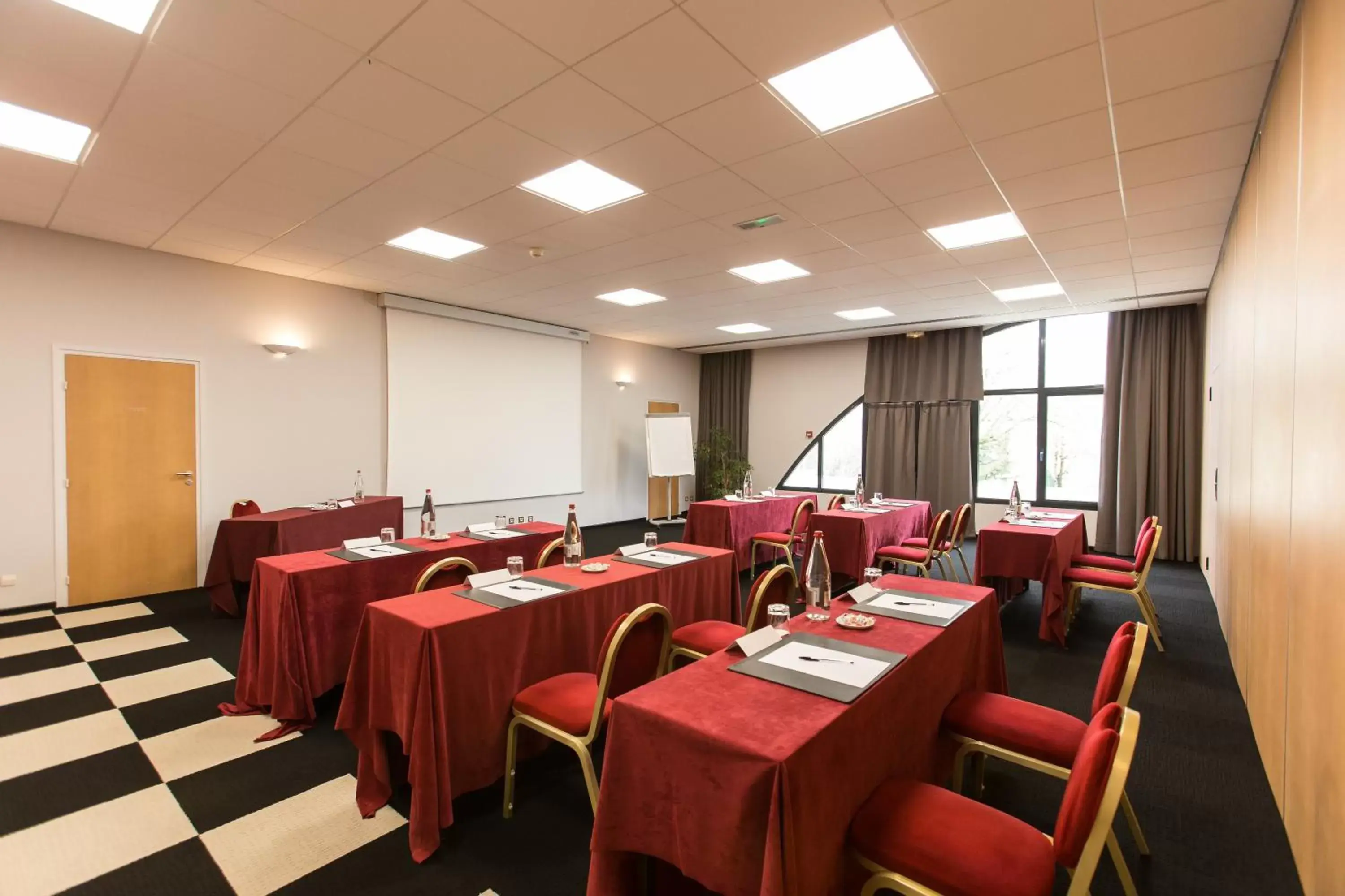 Business facilities in Hotel Le Paddock