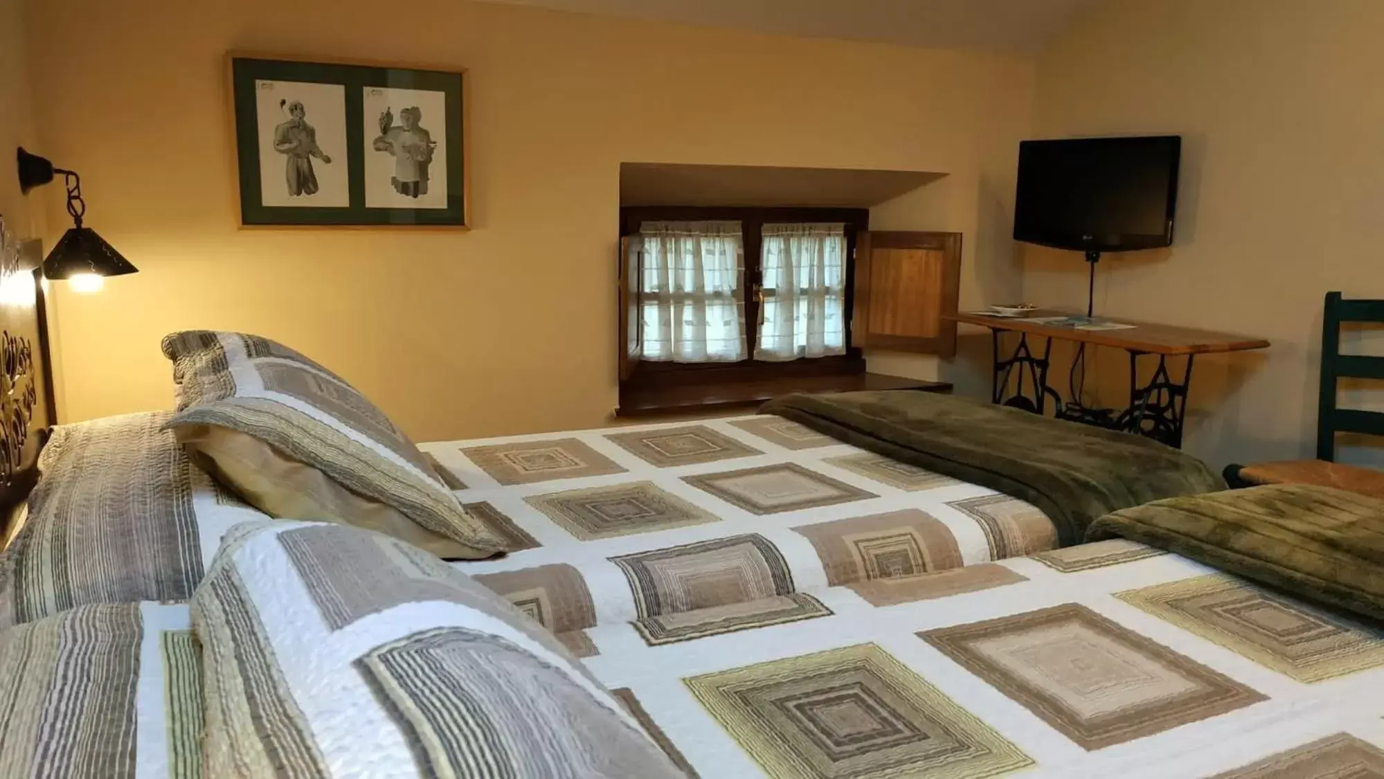 Photo of the whole room, Bed in Hotel Casa Vieja del Sastre