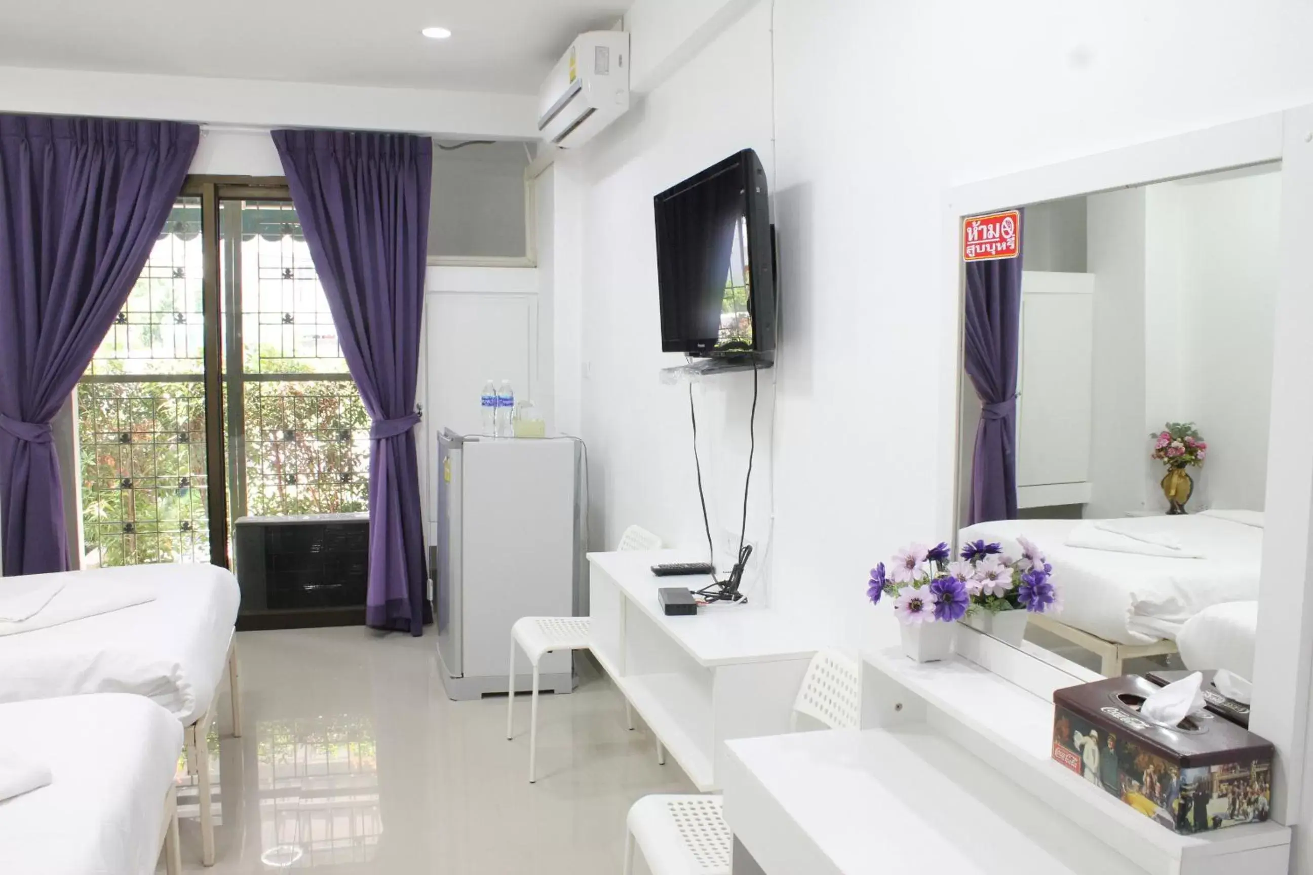 TV/Entertainment Center in Thanyachatra Boutique