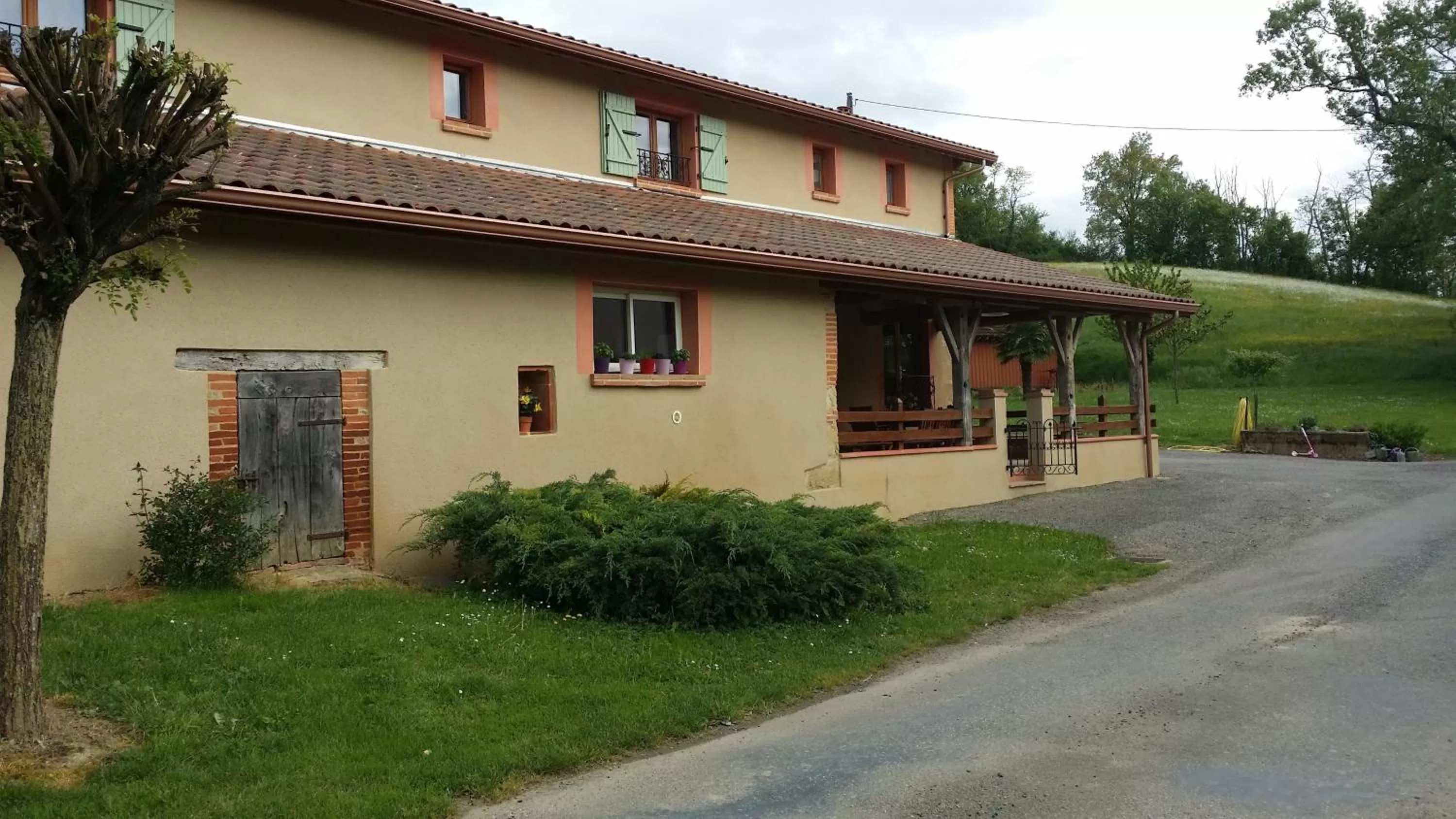 Facade/entrance in Chambre d'Hôtes Le Moulin d'Encor