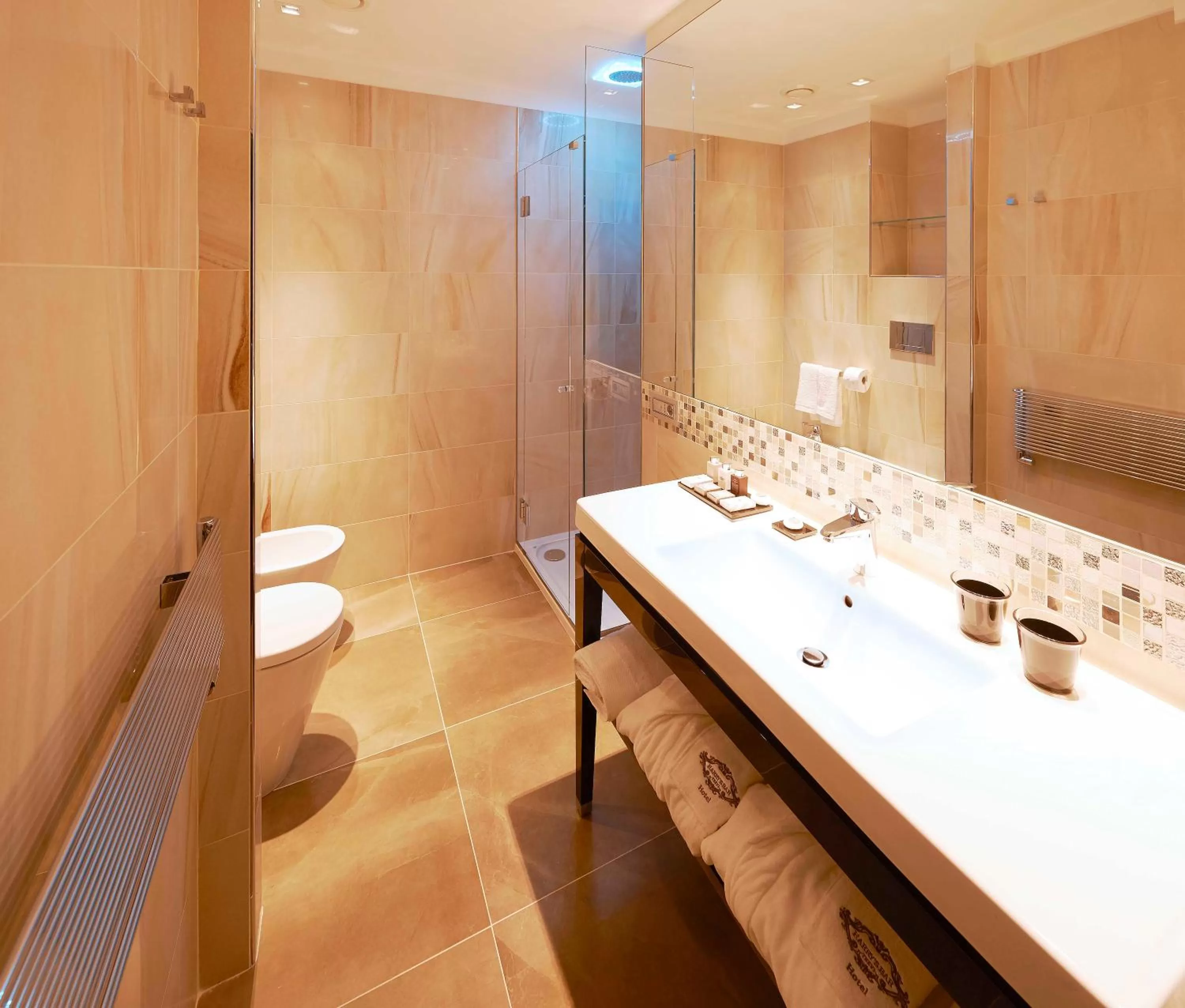 Bathroom in Harry's Bar Trevi Hotel & Restaurant