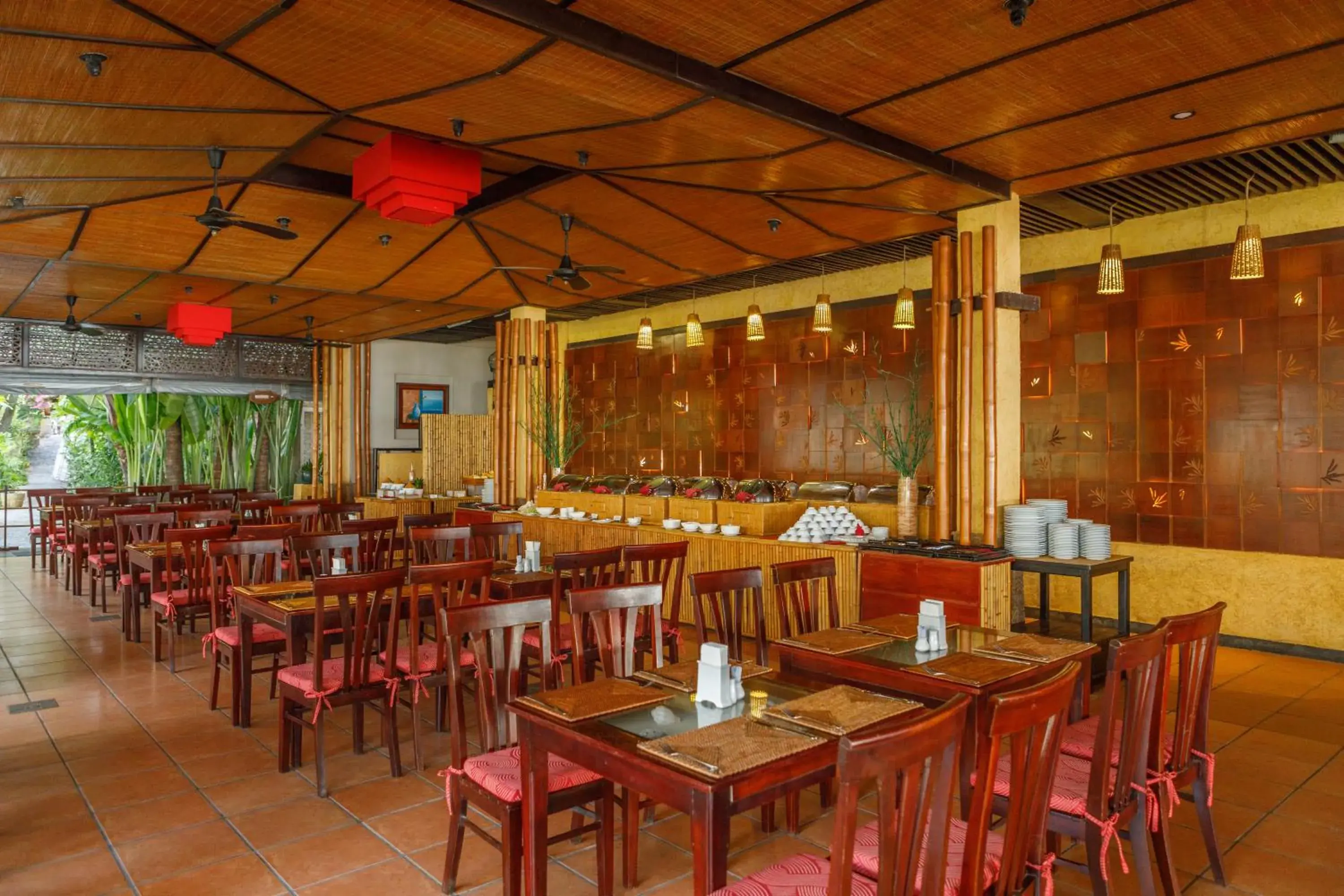 Restaurant/Places to Eat in Bamboo Village Beach Resort & Spa
