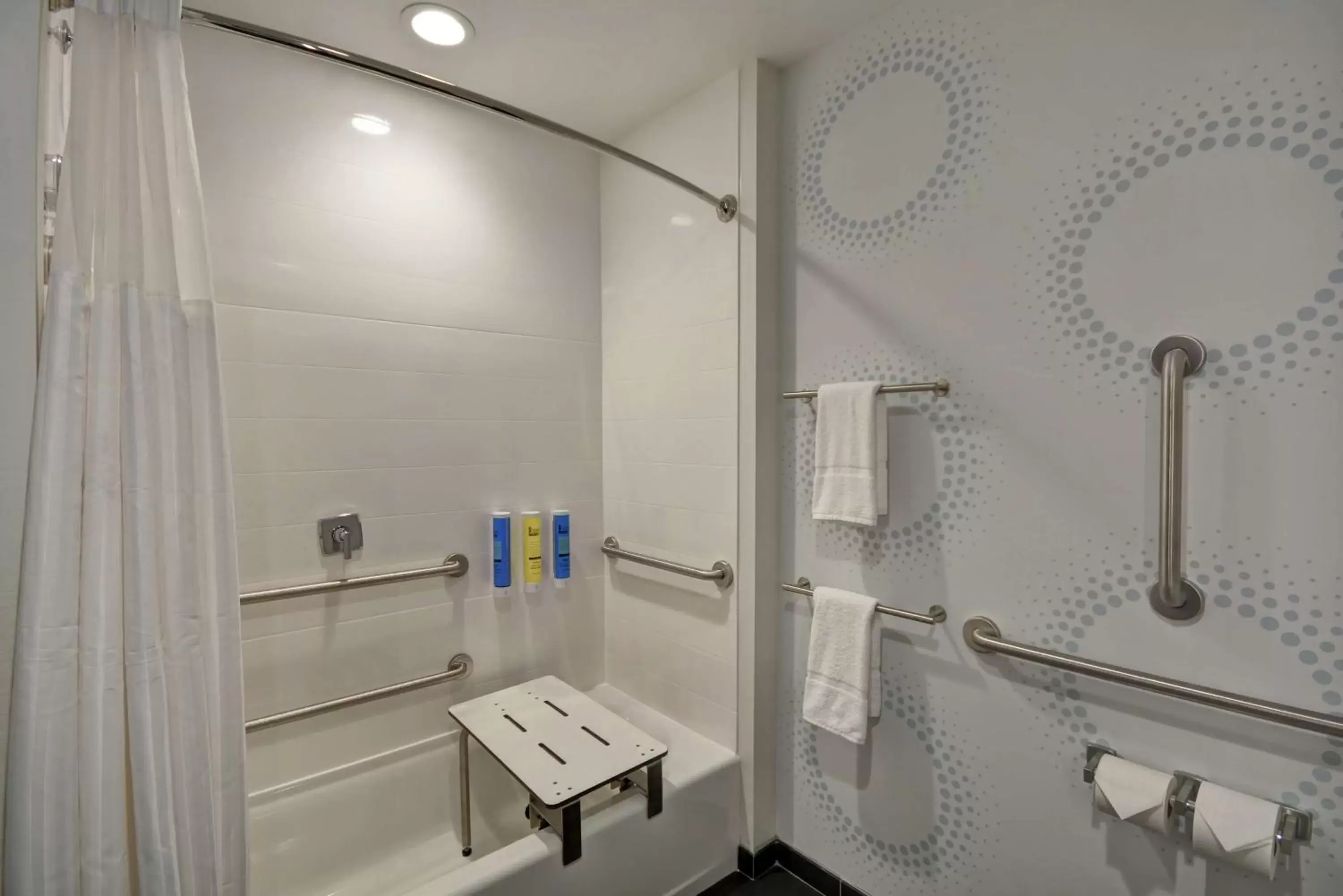 Bathroom in Tru By Hilton Huber Heights Dayton
