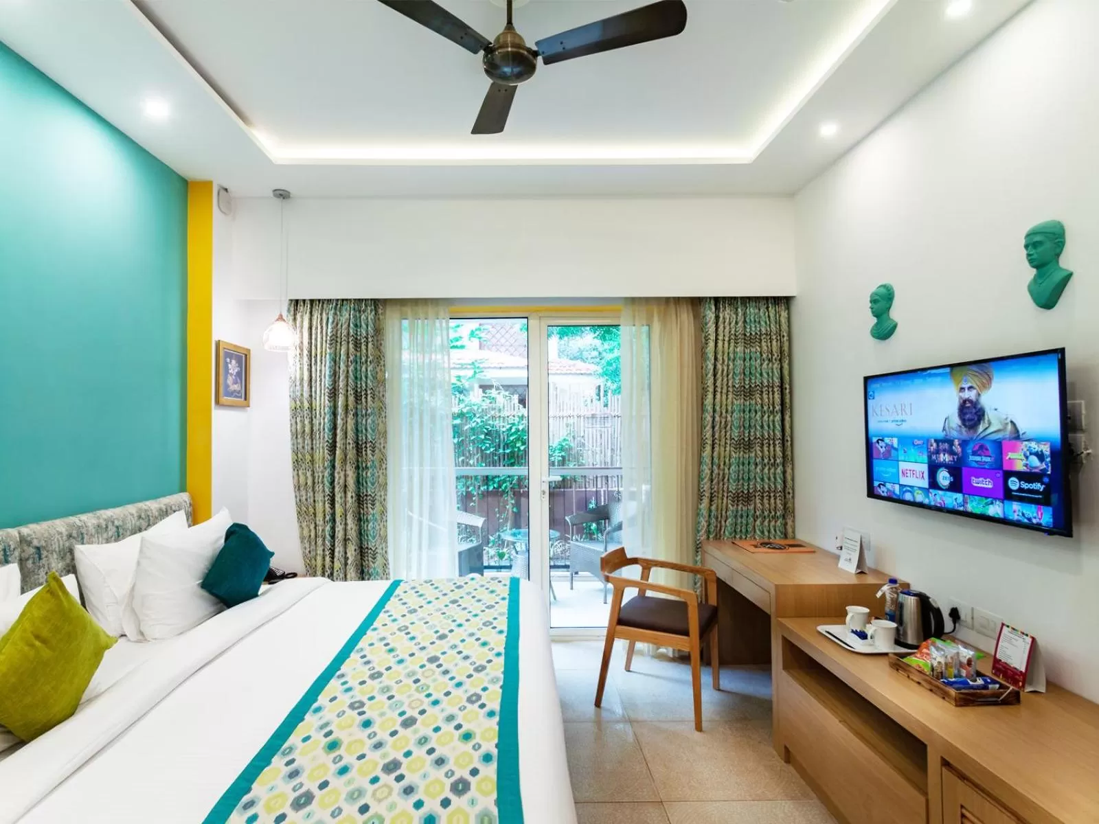 TV and multimedia, Bed in Acron Seaway Resort