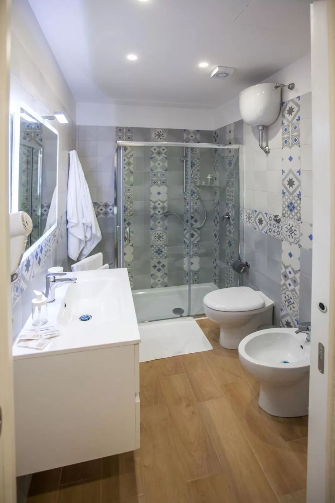 Toilet, Bathroom in B&B Vico Milano 18