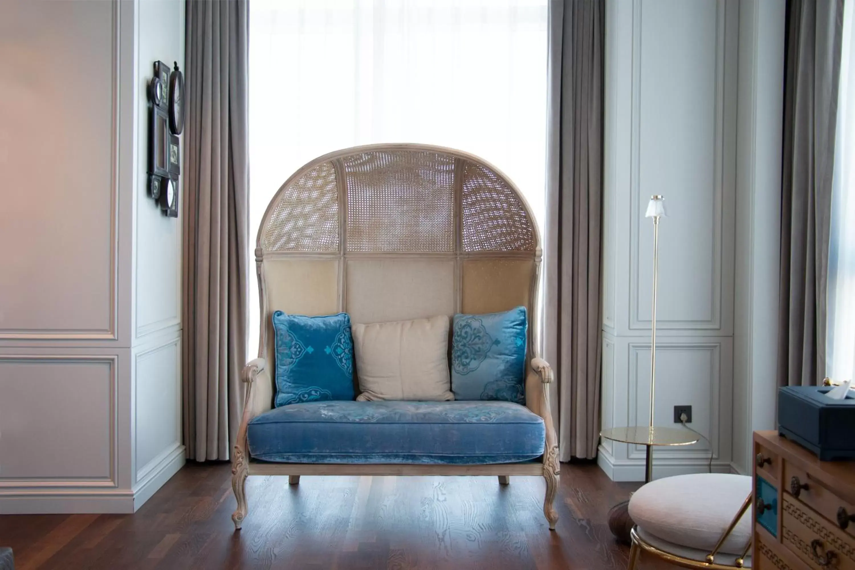 Living room, Seating Area in Sofitel Foshan Shunde- Near Louvre International Furniture Exhibition Center