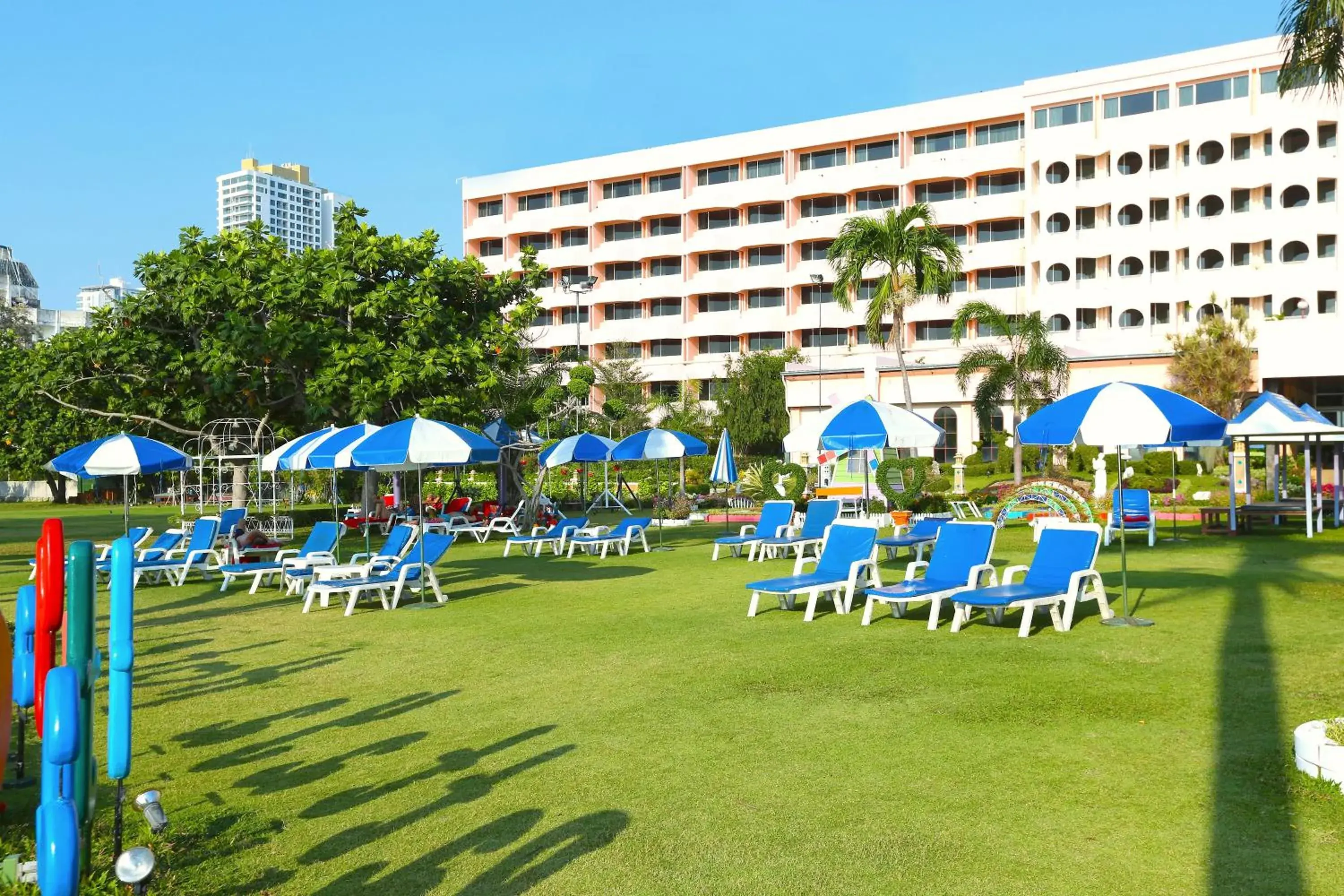 Garden, Property Building in Asia Pattaya Hotel