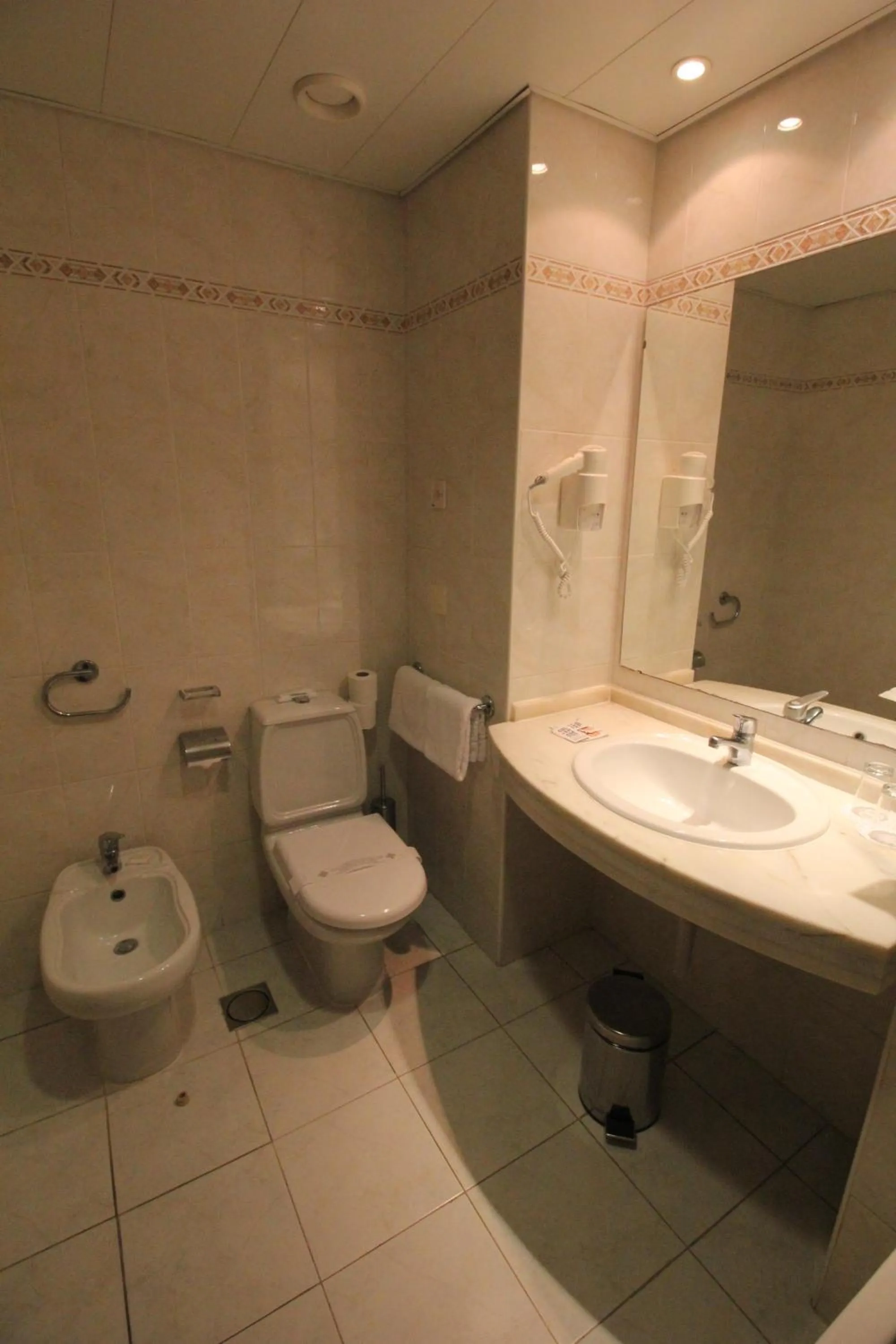 Bathroom in Suite Hotel Jardins Da Ajuda