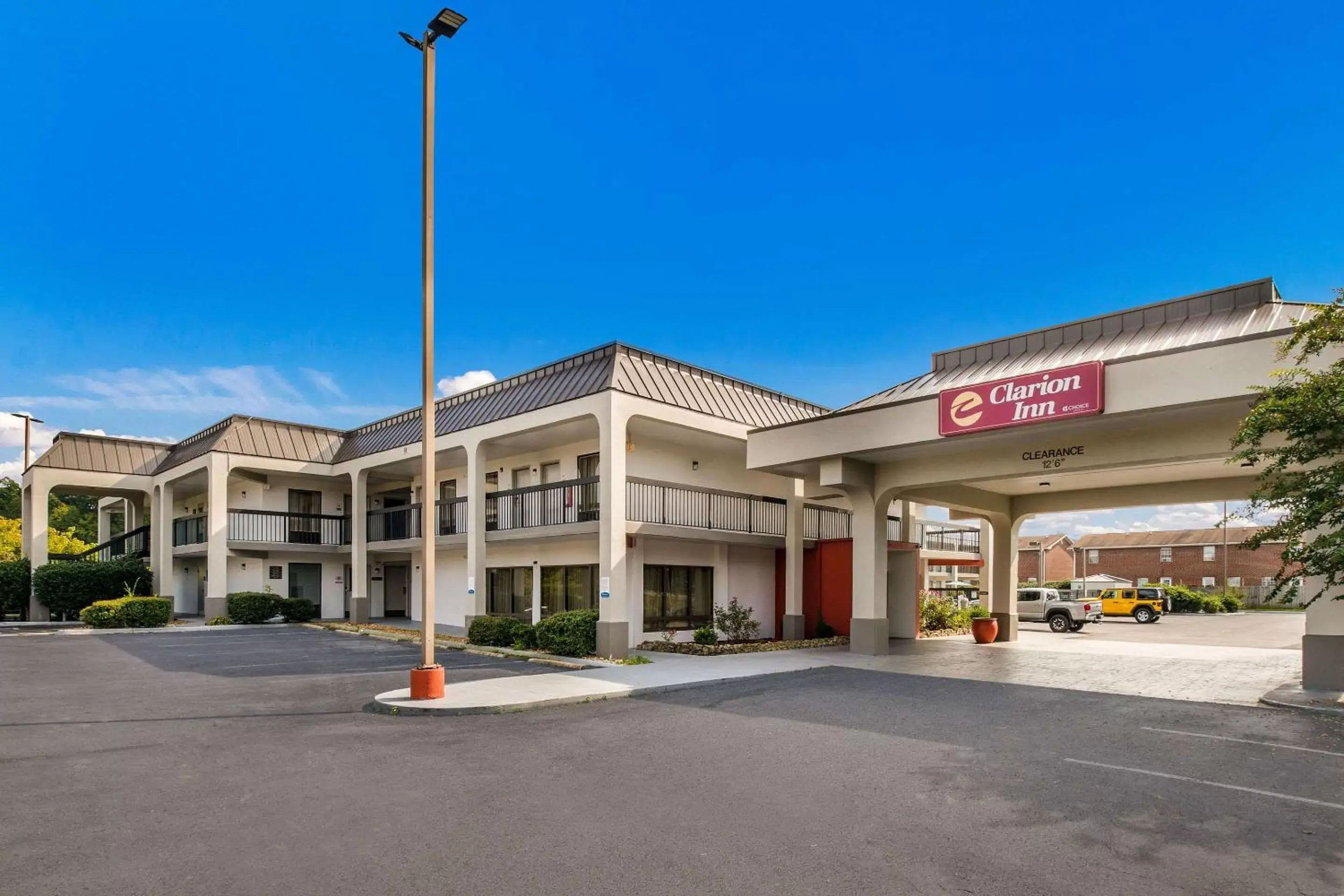 Property building in Clarion Inn Cleveland near University Property building in Clarion Inn Cleveland near University