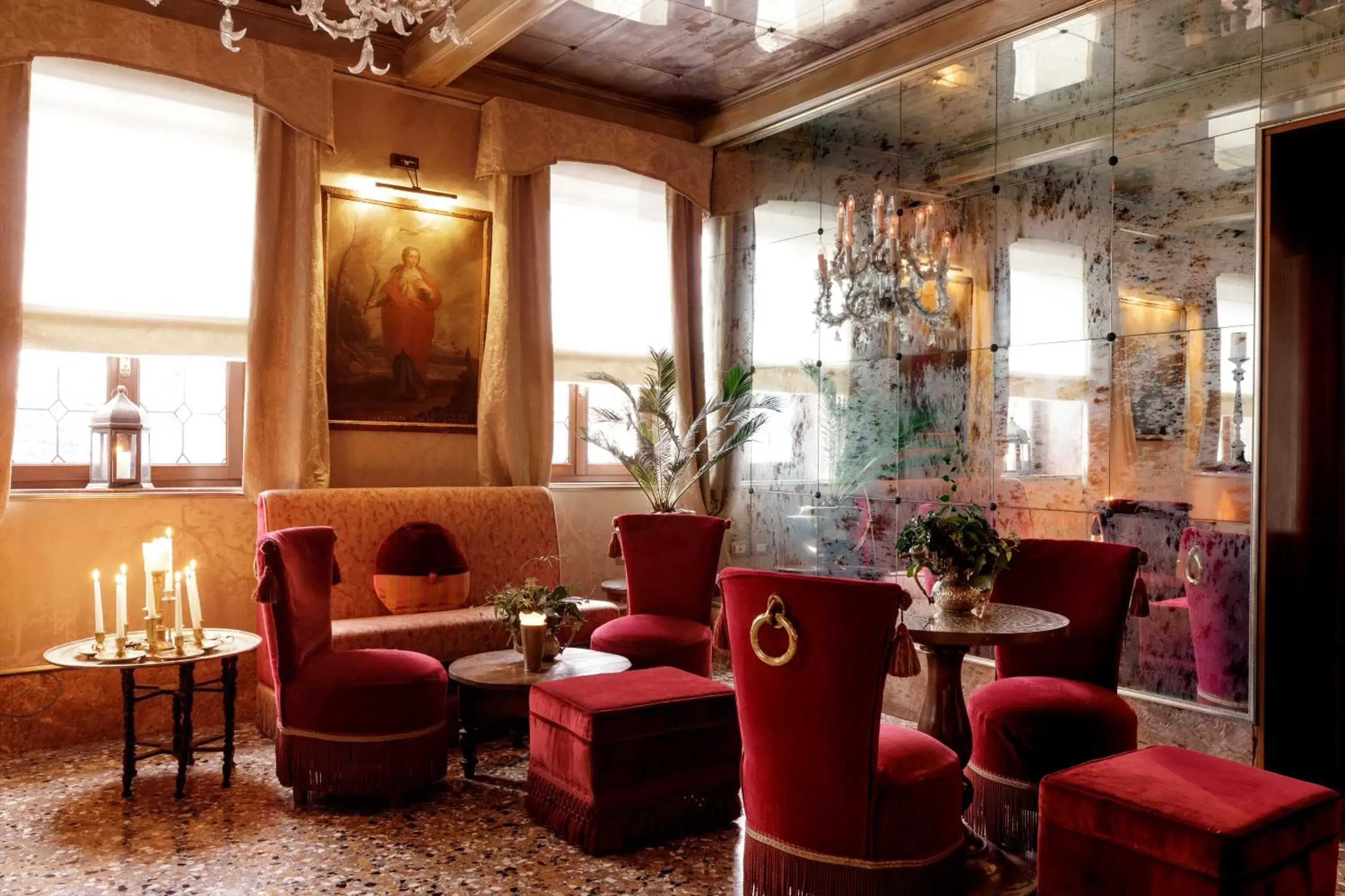 Seating area in Hotel Metropole Venezia