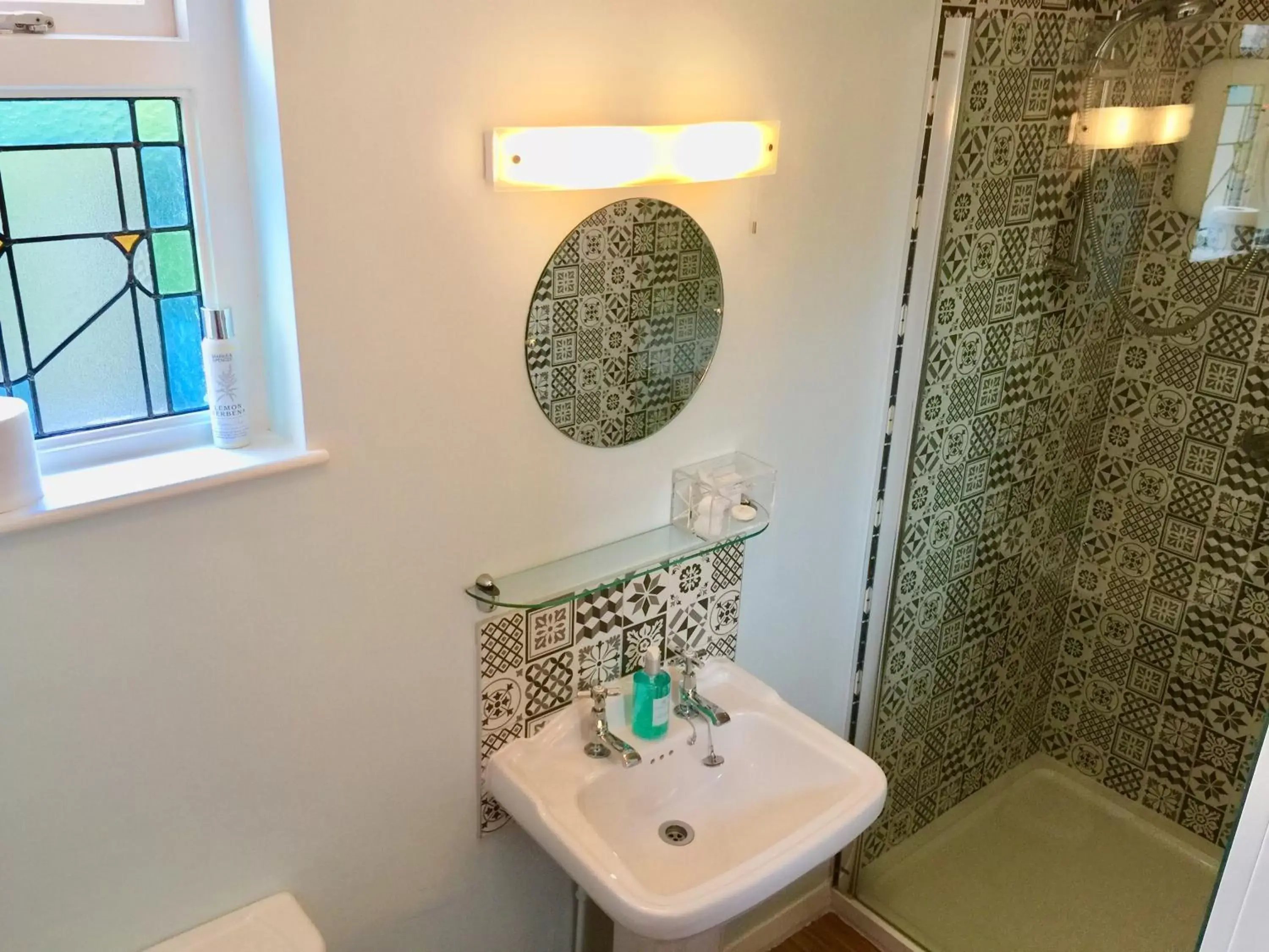 Shower, Bathroom in Derrin Guest House