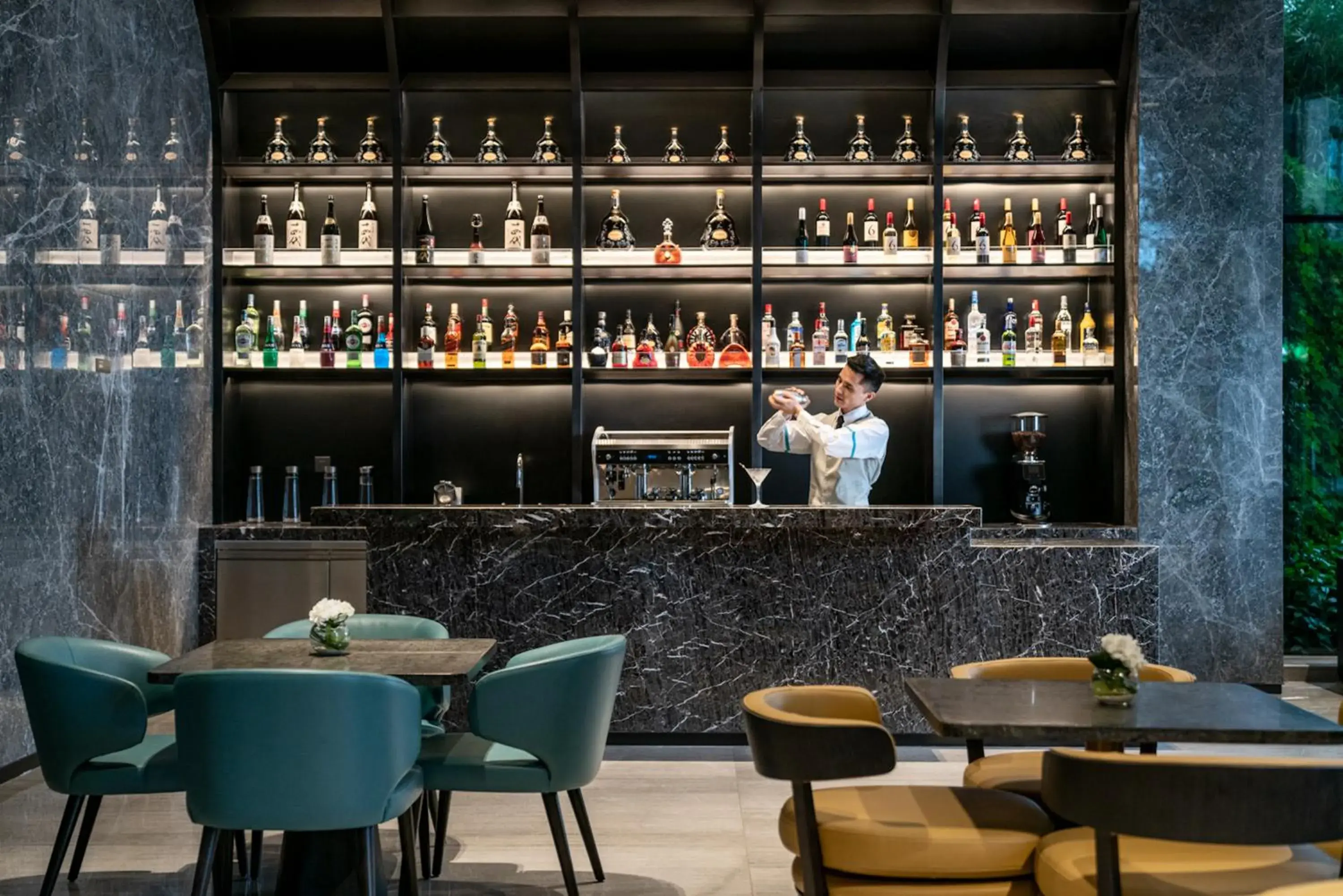 Lounge or bar in The G Shenzhen, A Tribute Portfolio Hotel Lounge or bar in The G Shenzhen, A Tribute Portfolio Hotel