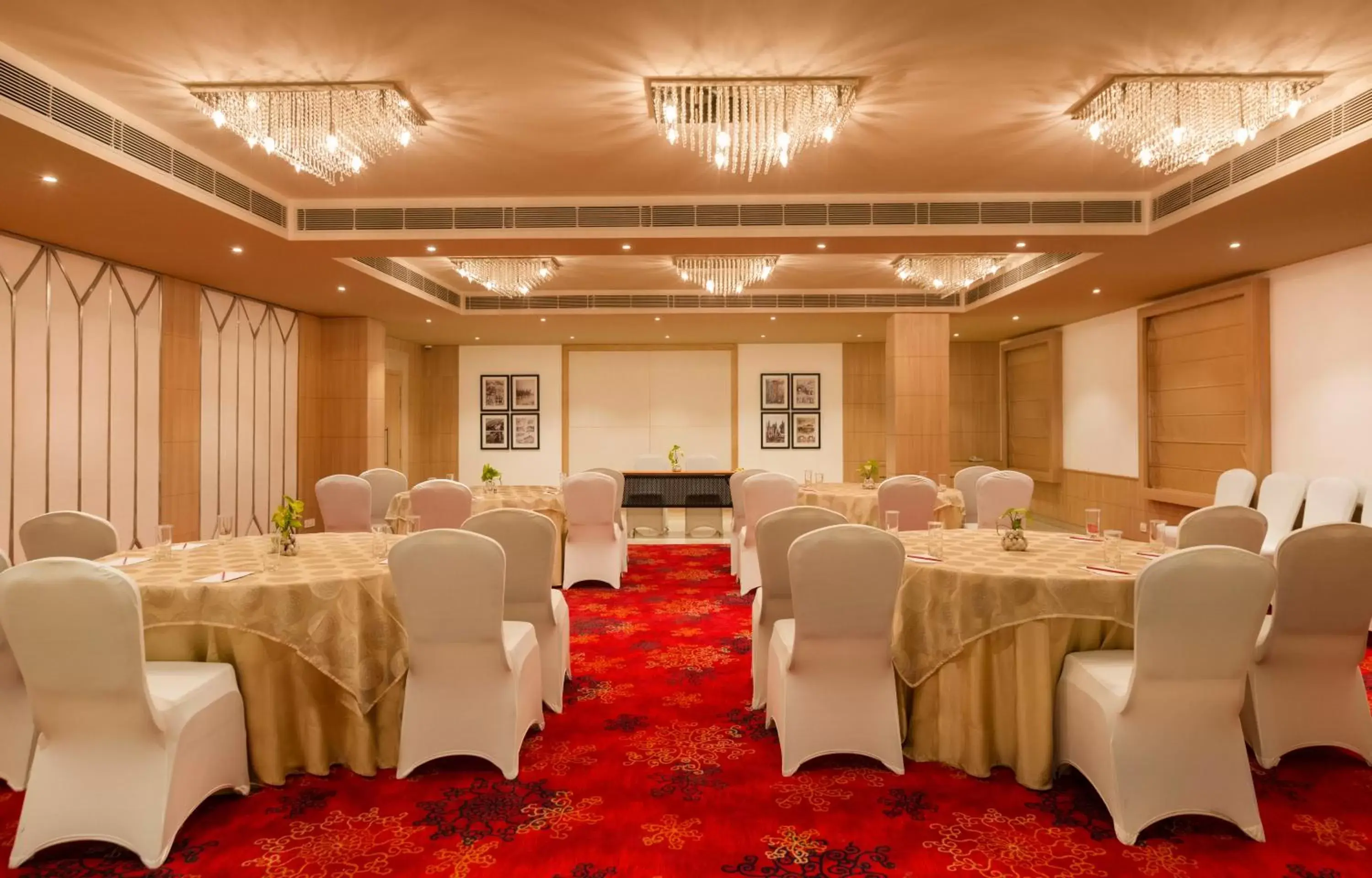 Banquet/Function facilities, Banquet Facilities in Red Fox Hotel Dehradun