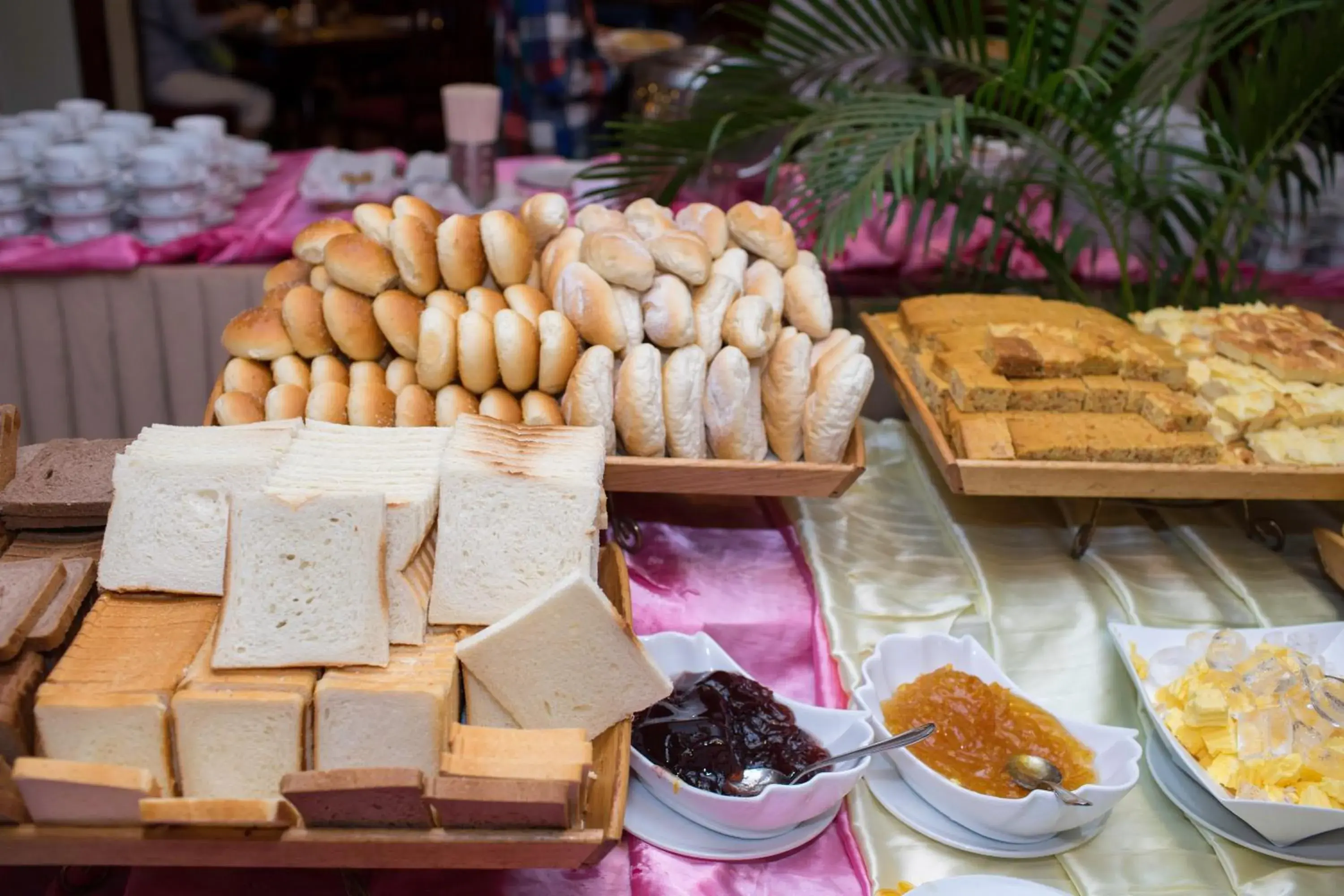 Buffet breakfast, Food in Smiling Hotel