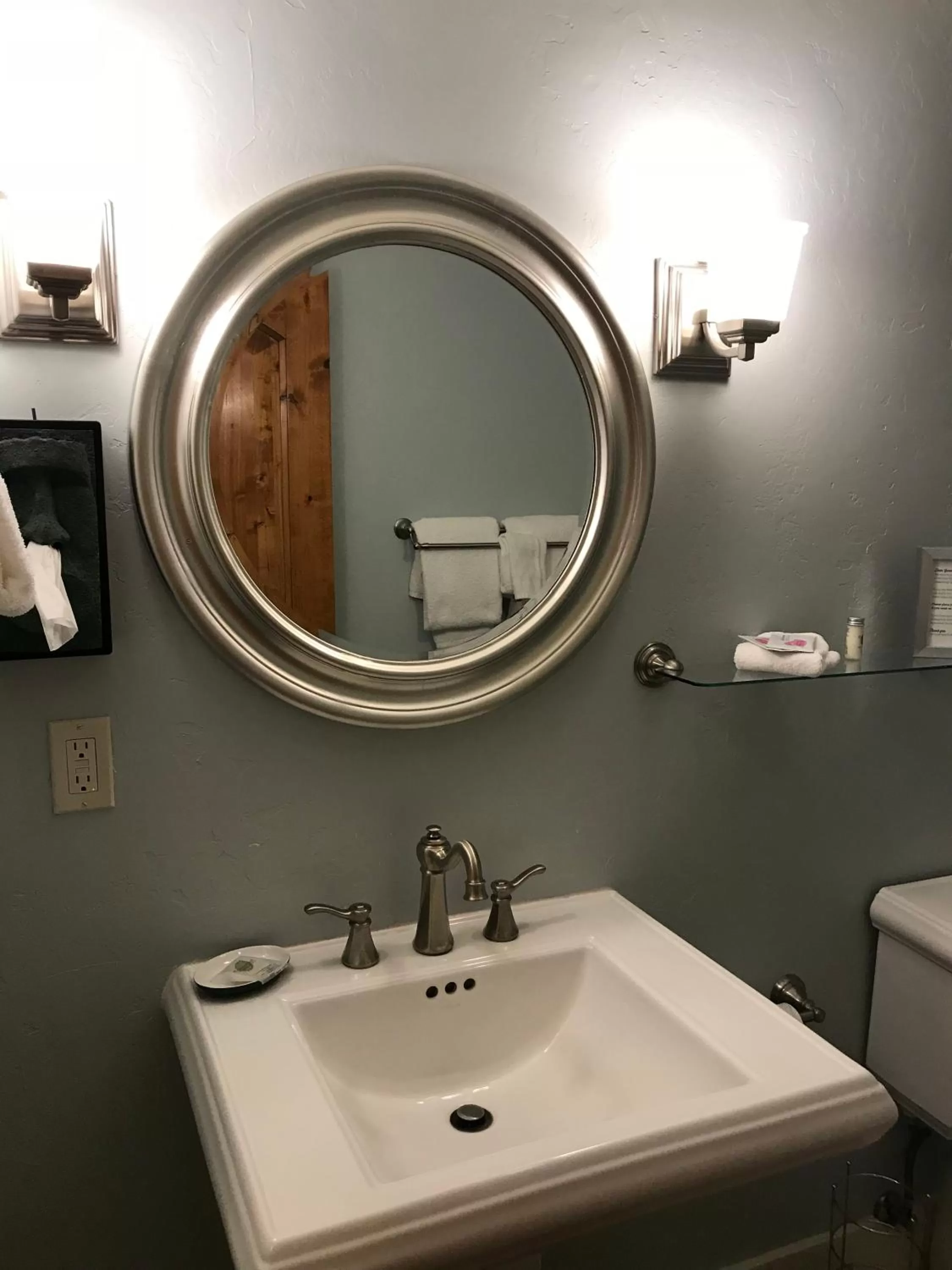 Bathroom in Hotel Sutter