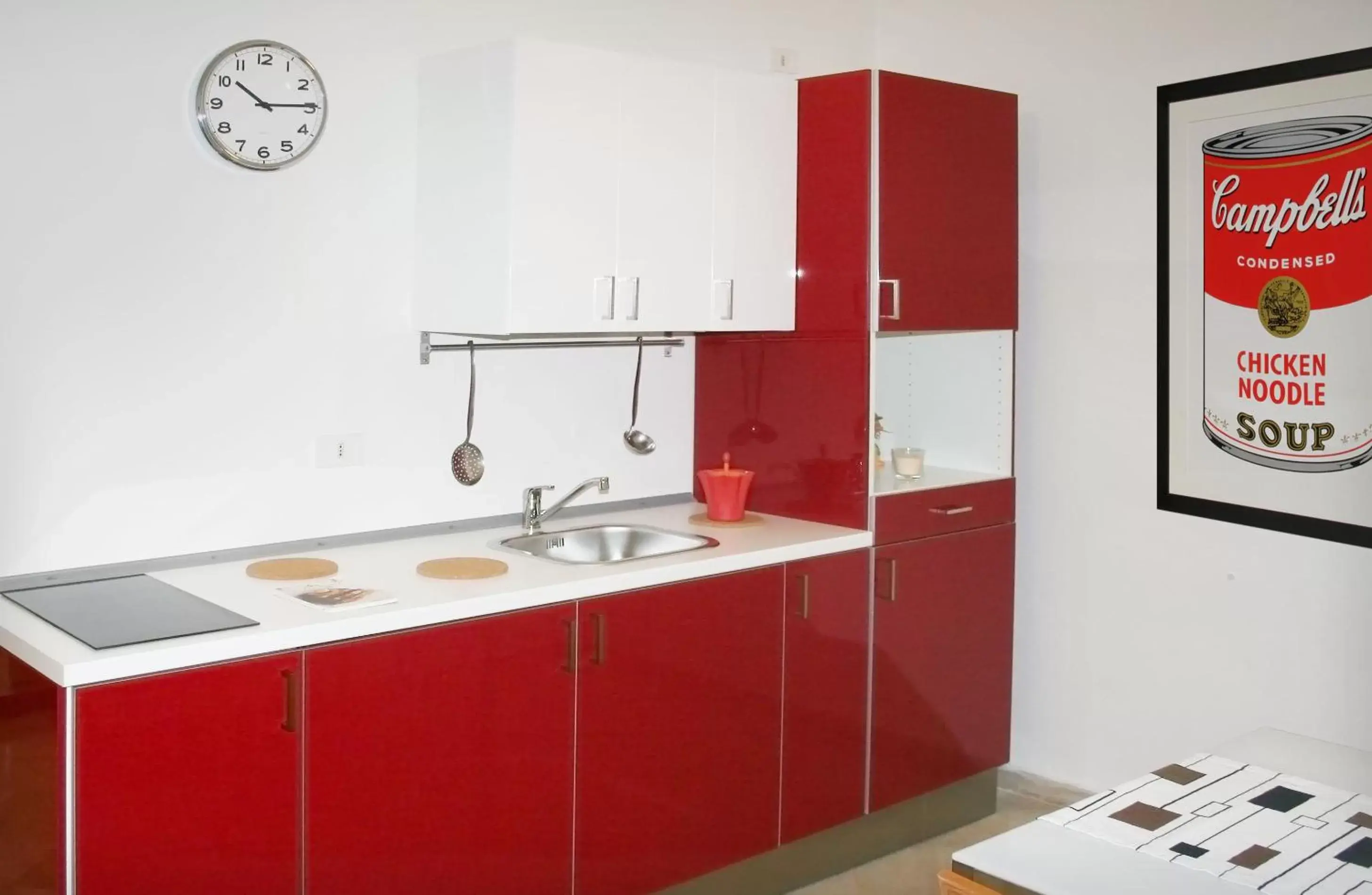 Kitchen or kitchenette, Kitchen/Kitchenette in Visa Residence