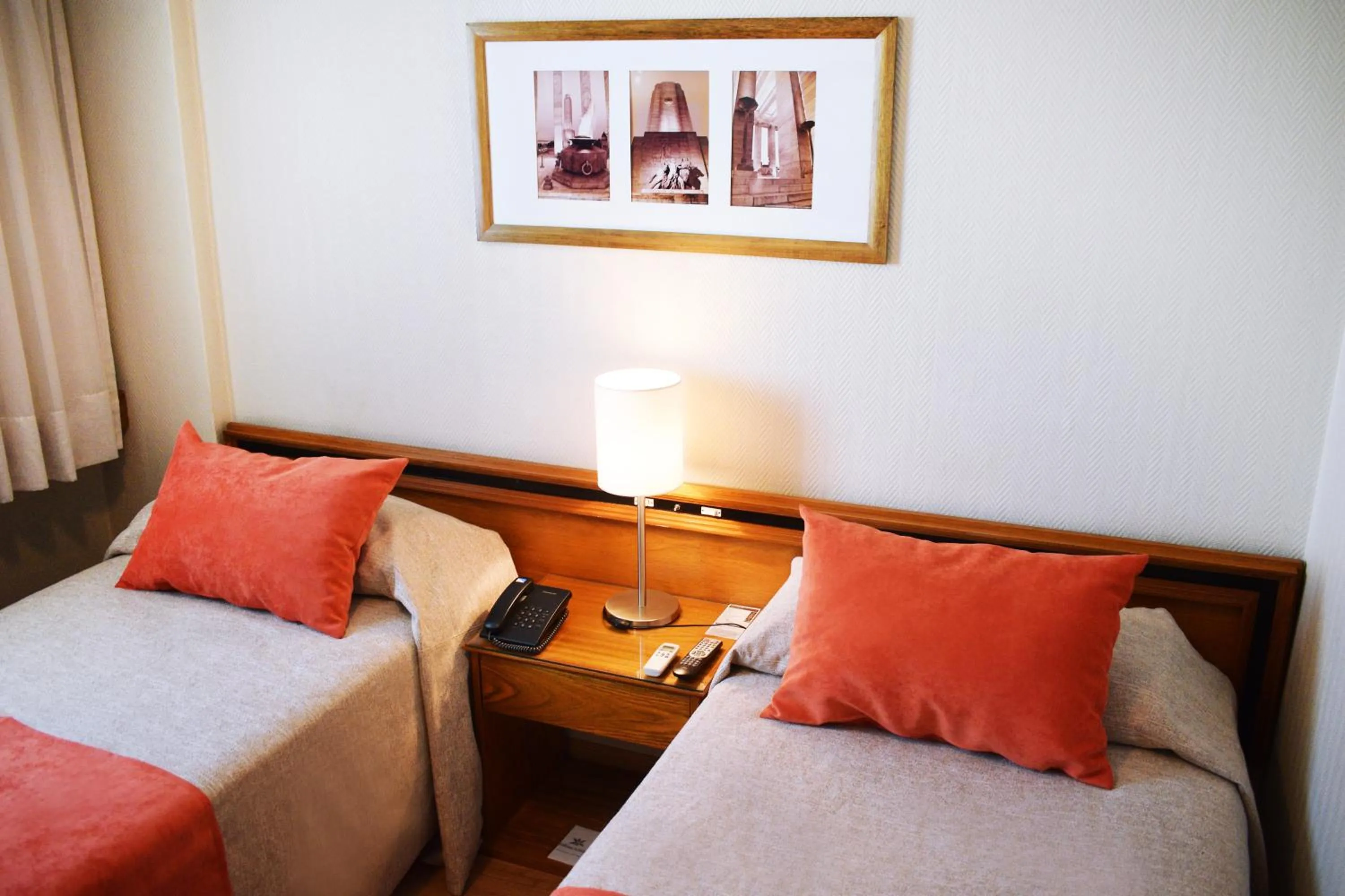 Bed in Hotel Solans Carlton