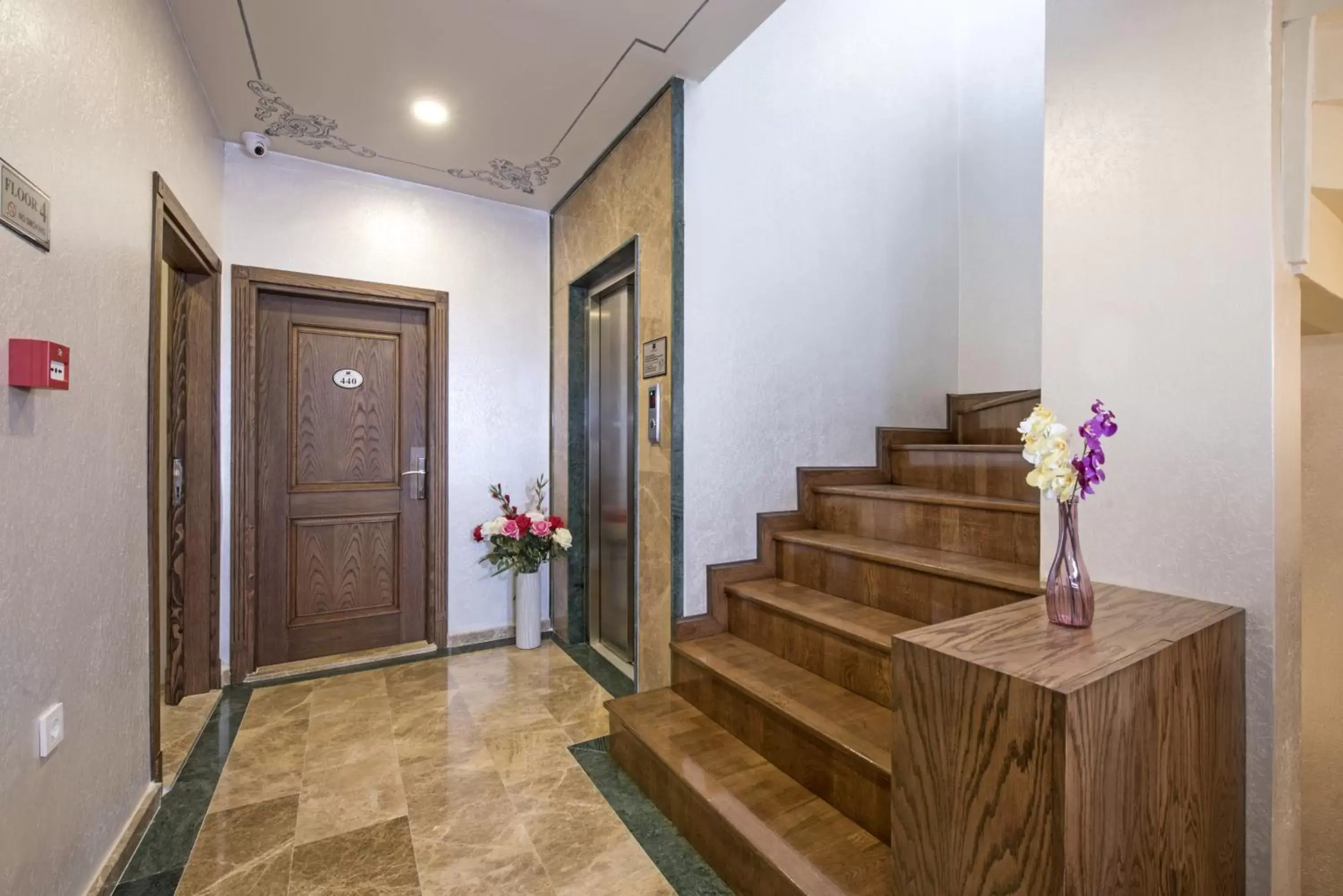 Area and facilities, Lobby/Reception in Perapolis Hotel