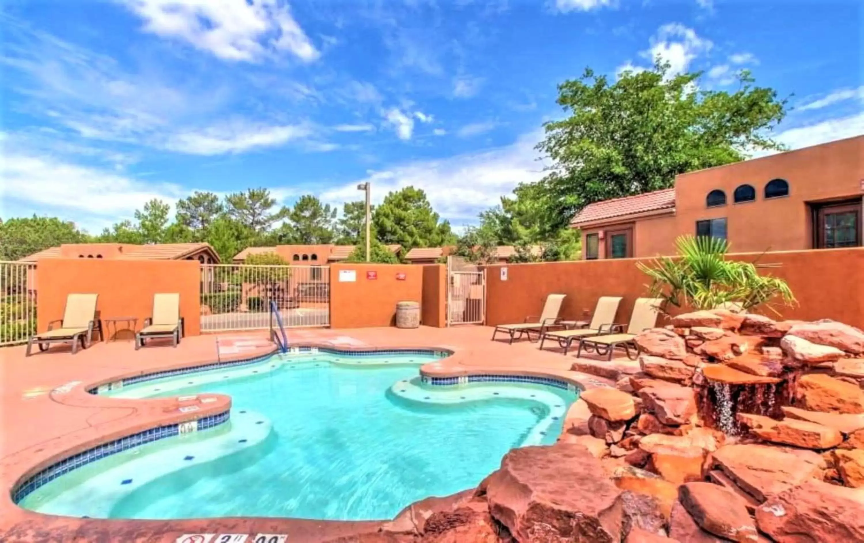 Hot Tub, Pool View in Sedona Pines Resort