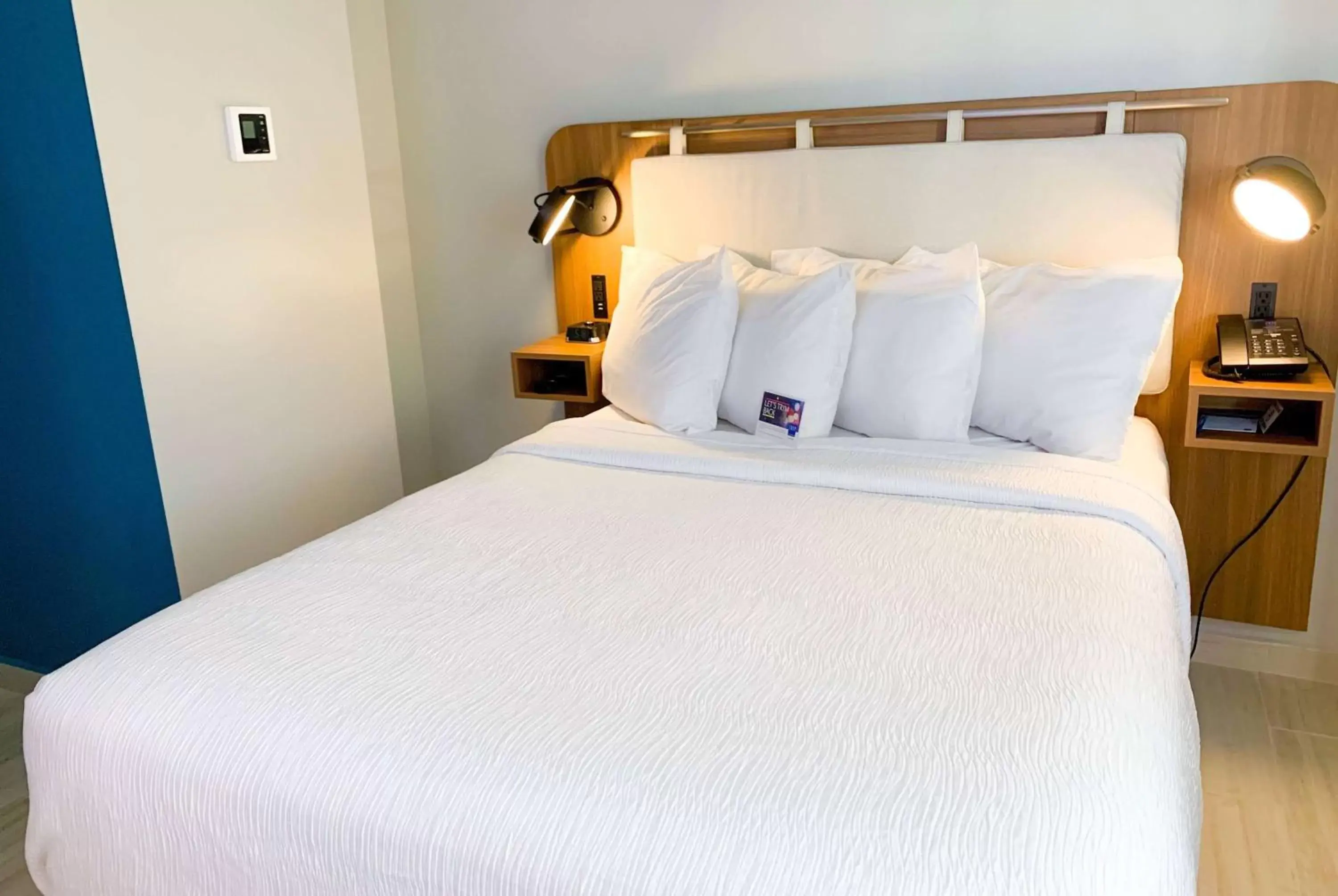 Photo of the whole room, Bed in TRYP by Wyndham Mayaguez