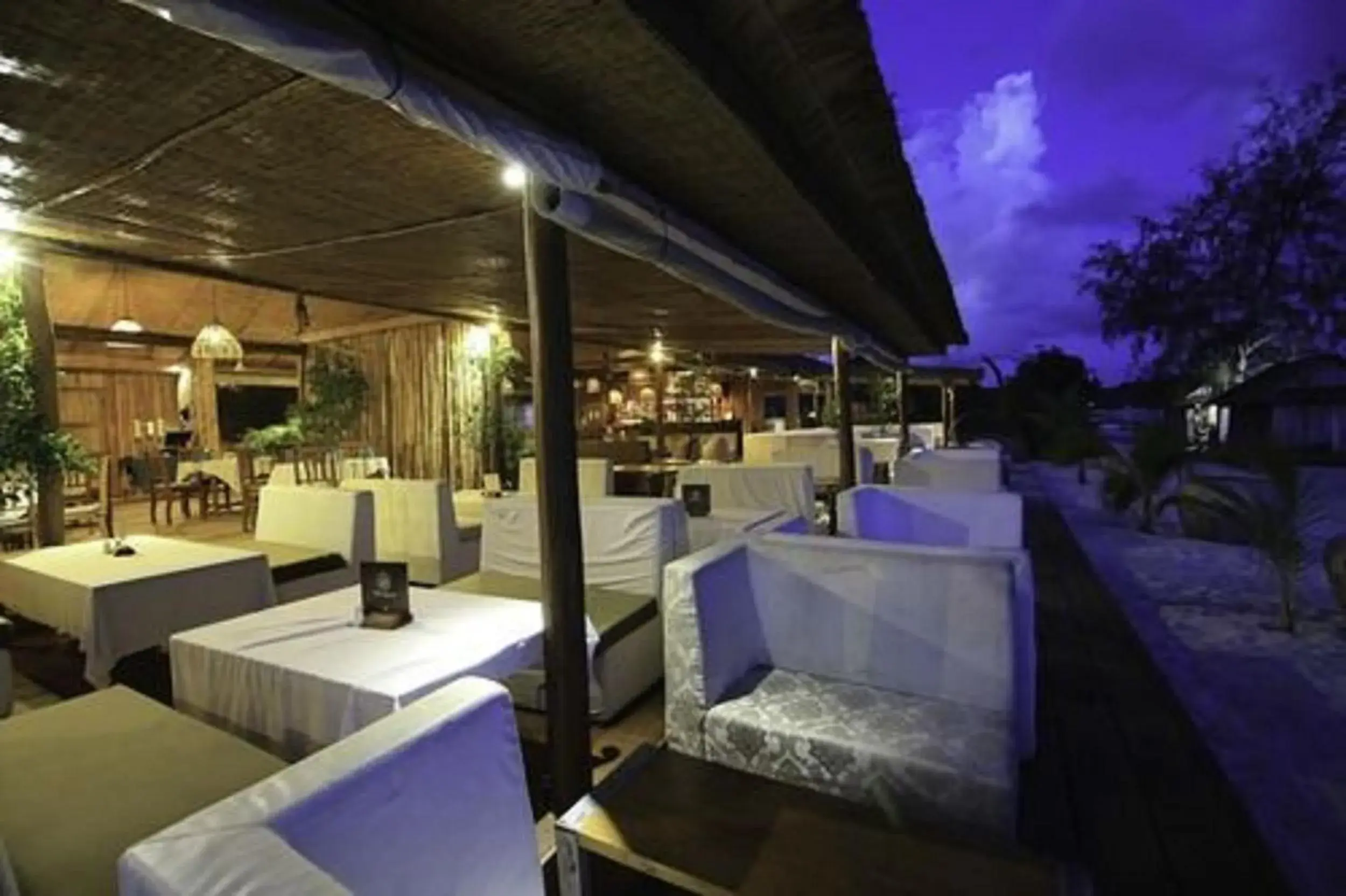 Restaurant/places to eat, Swimming Pool in Sok San Beach Resort