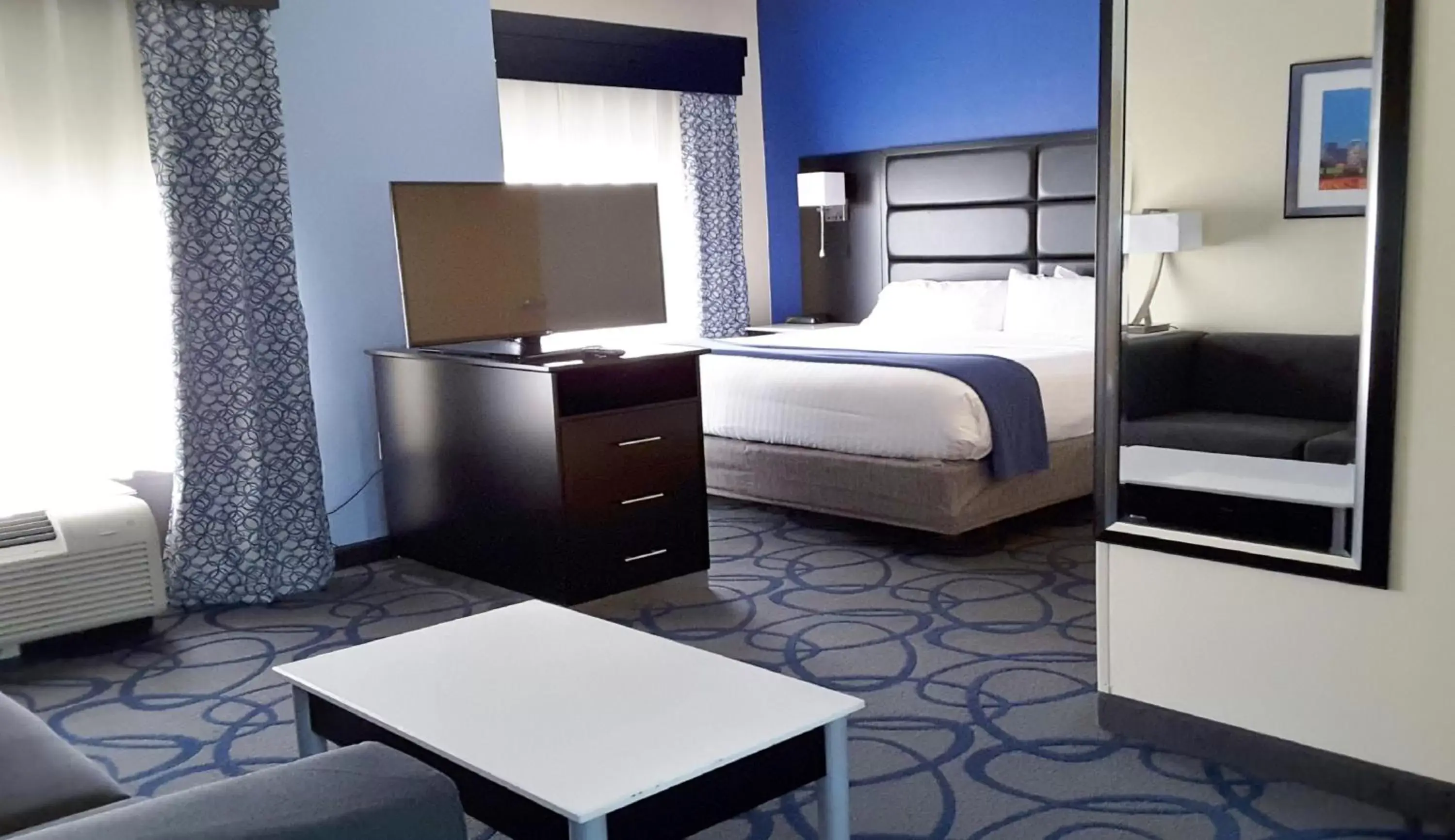 Photo of the whole room in Holiday Inn Express Hotel & Suites Lawrenceville, an IHG Hotel