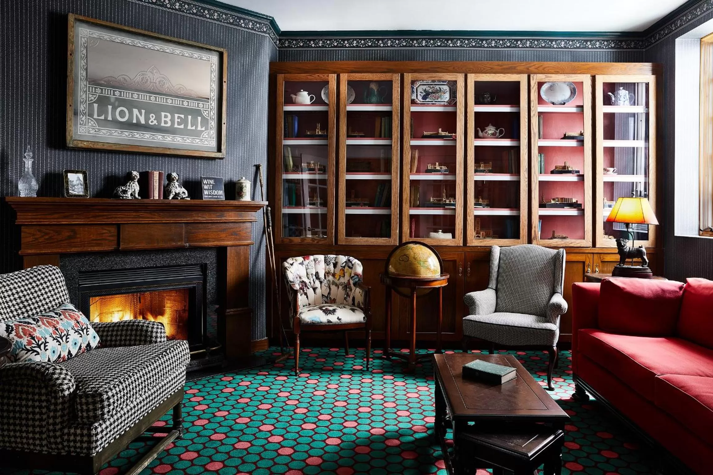 Library in White Swan Inn