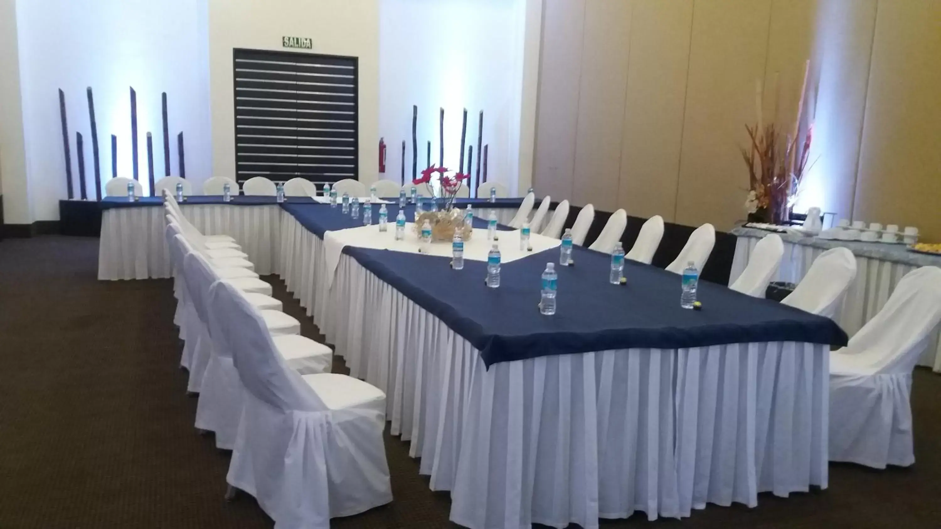 Meeting/conference room in Suites Inn la Muralla Hotel & Spa