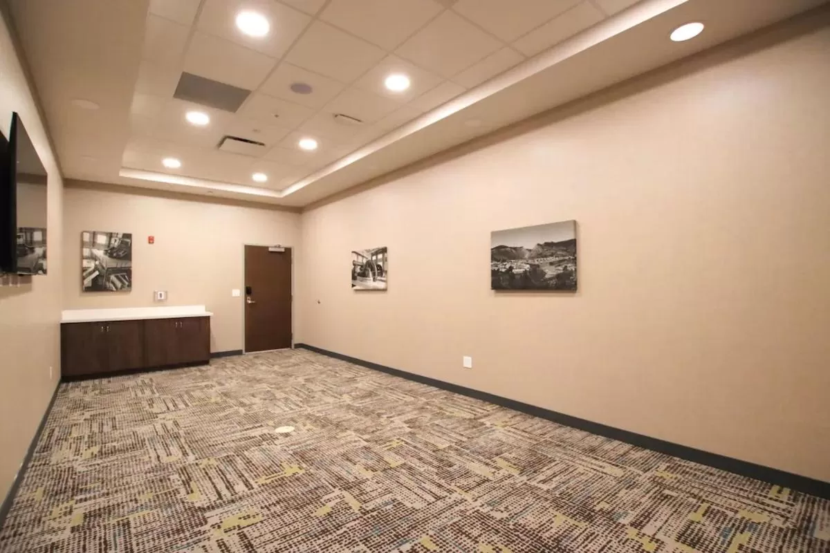 Meeting/conference room in Hampton Inn Lead