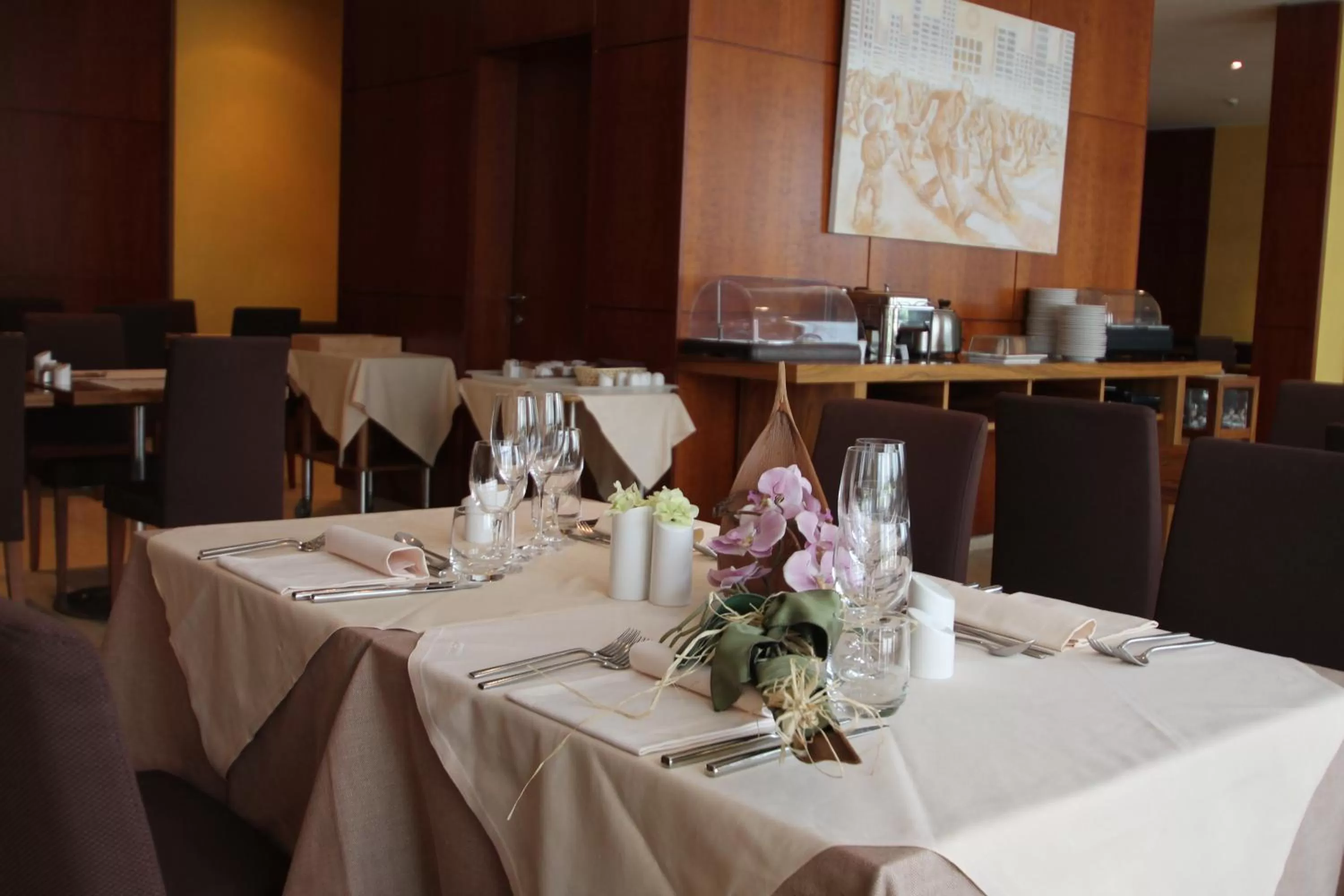 Restaurant/places to eat in MH Hotel Piacenza Fiera