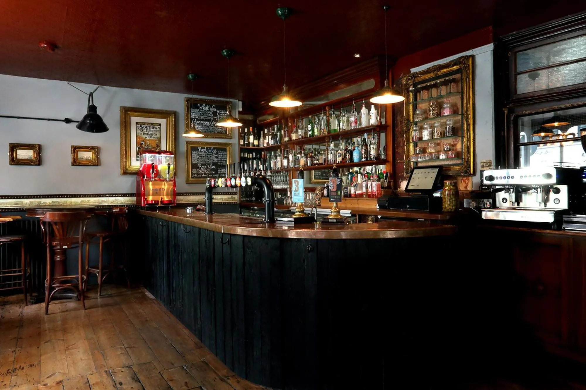 Lounge or bar in The Southern Belle