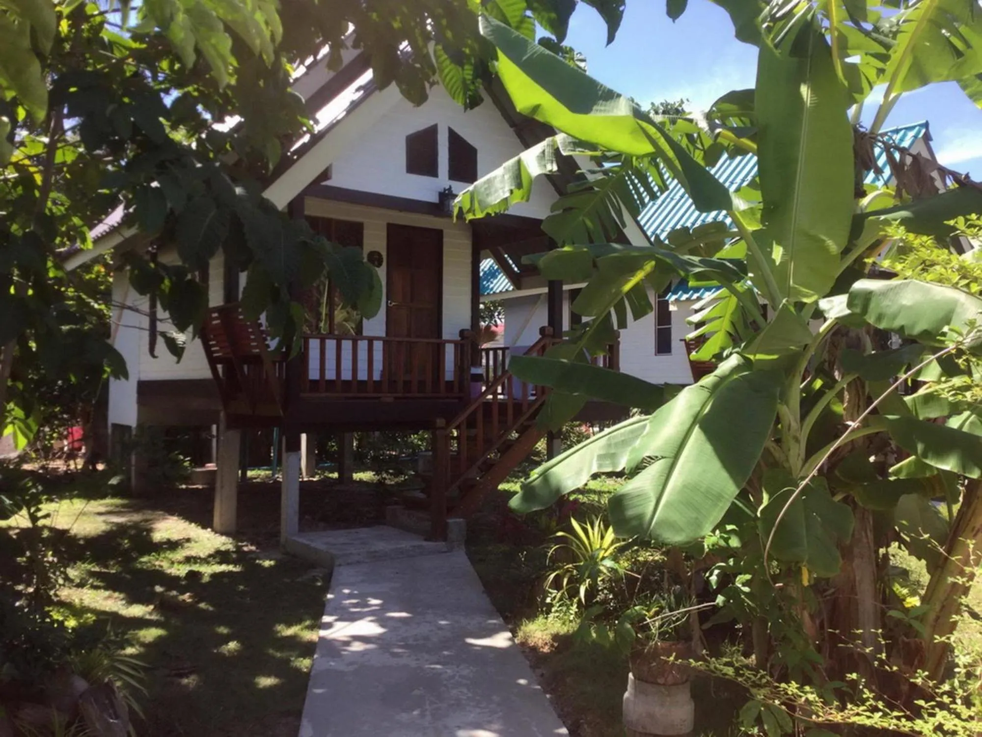 Property building in Lanta Andaleaf Bungalow - SHA Extra Plus