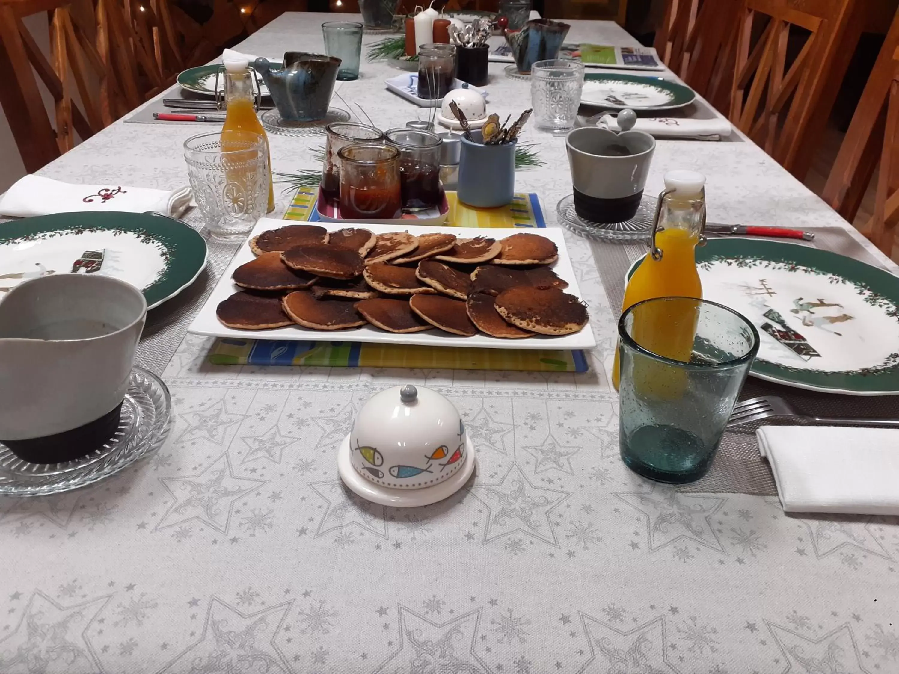 Breakfast in Les Gites de Kerdurod