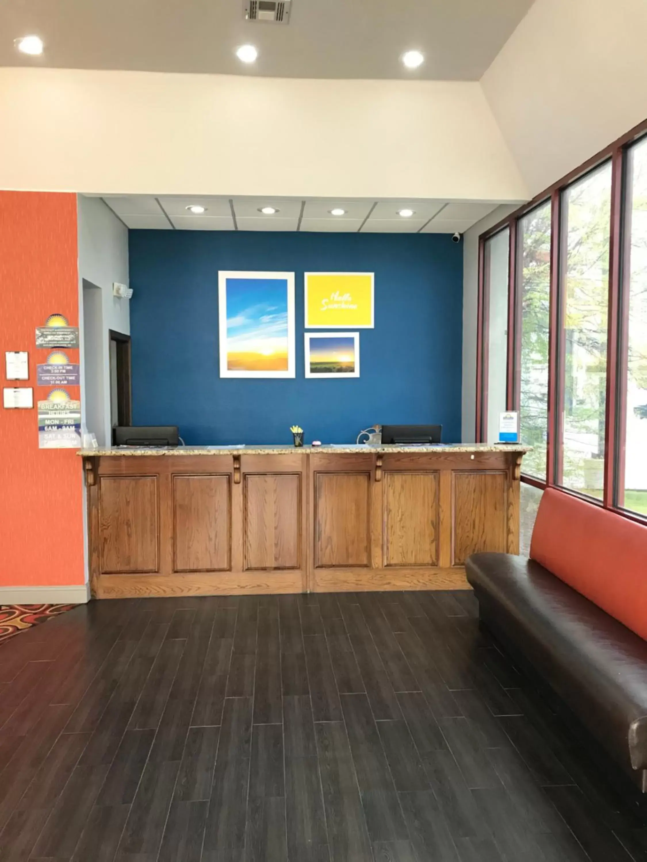 Lobby or reception in Days Inn by Wyndham Joplin Lobby or reception in Days Inn by Wyndham Joplin