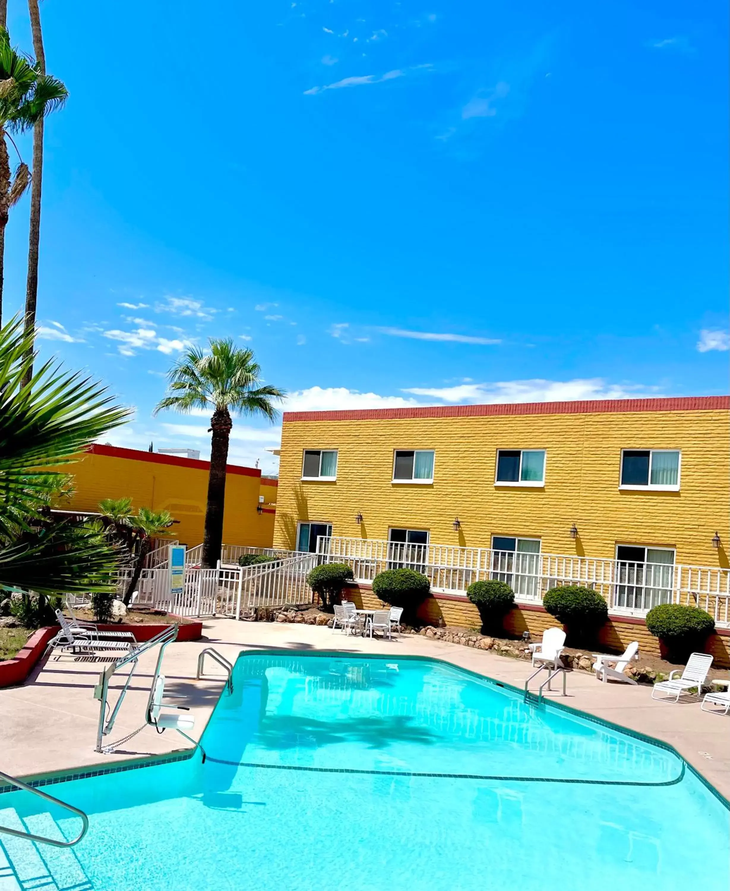 Pool view, Swimming Pool in Quality Hotel Americana Nogales