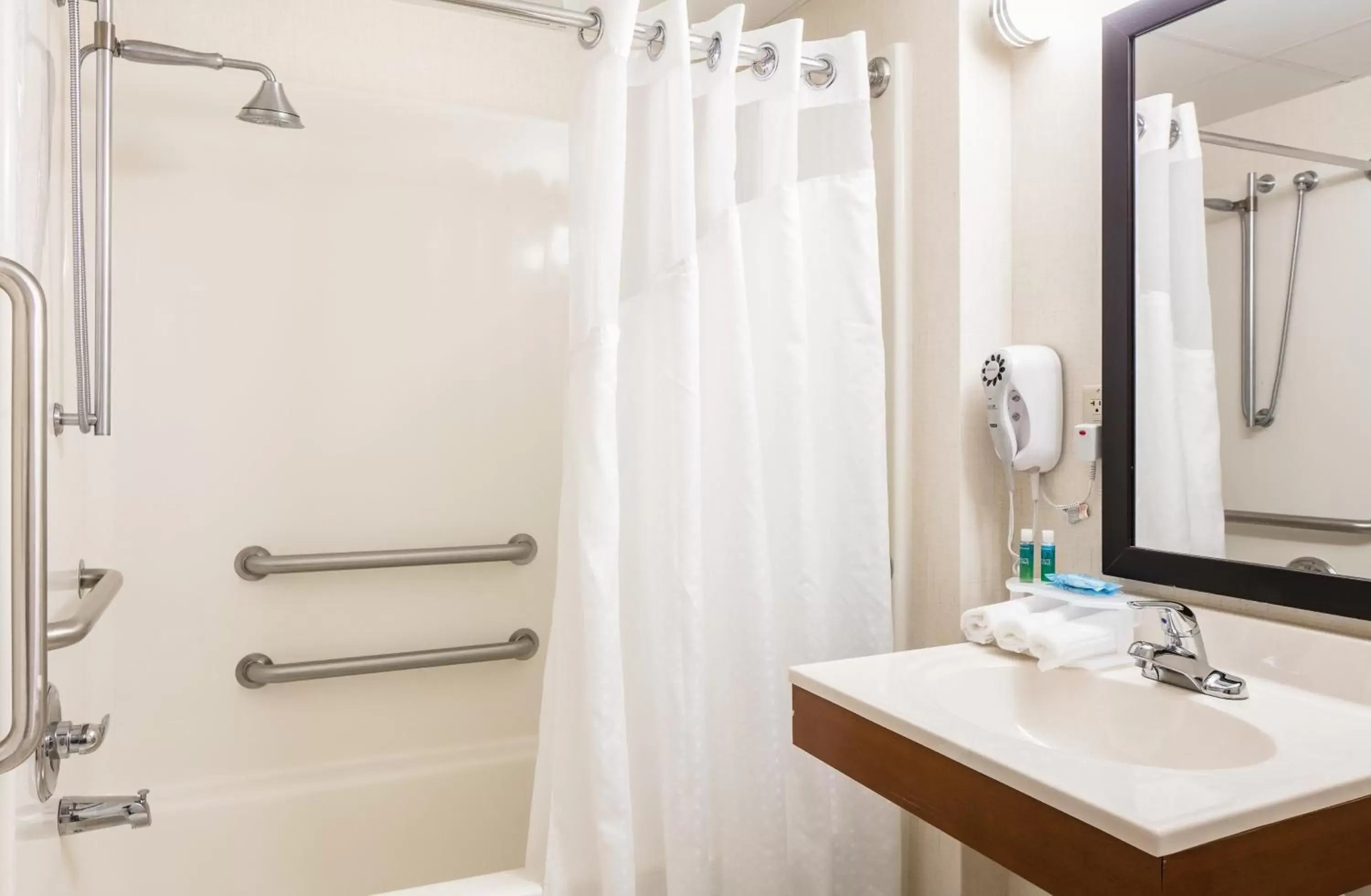 Queen Room with Two Queen Beds - Disability Access/Non-Smoking in Holiday Inn Express Hotel & Suites Coralville by IHG Queen Room with Two Queen Beds - Disability Access/Non-Smoking in Holiday Inn Express Hotel & Suites Coralville by IHG