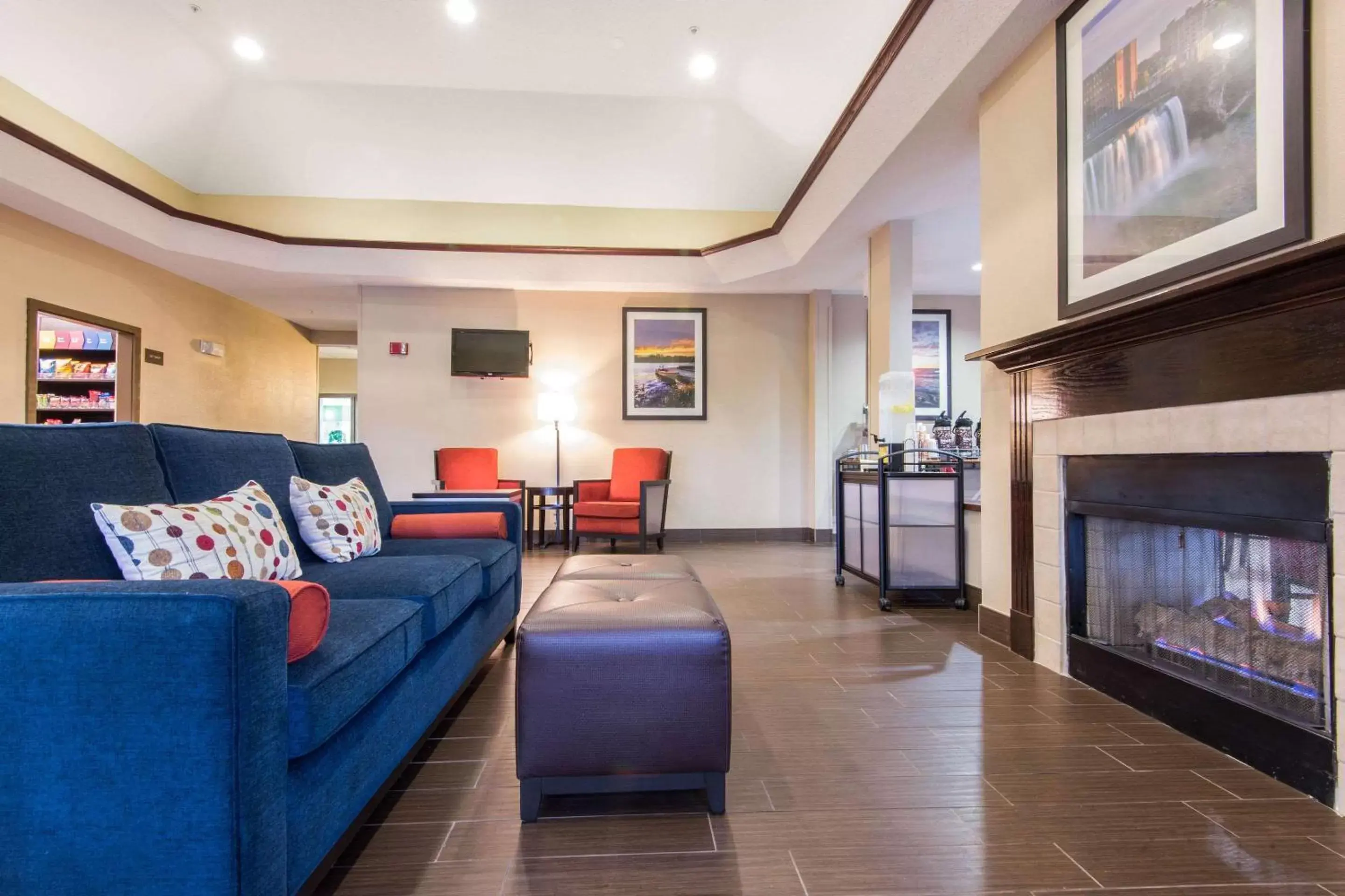 Lobby or reception, Seating Area in Comfort Suites Rochester Henrietta University Area