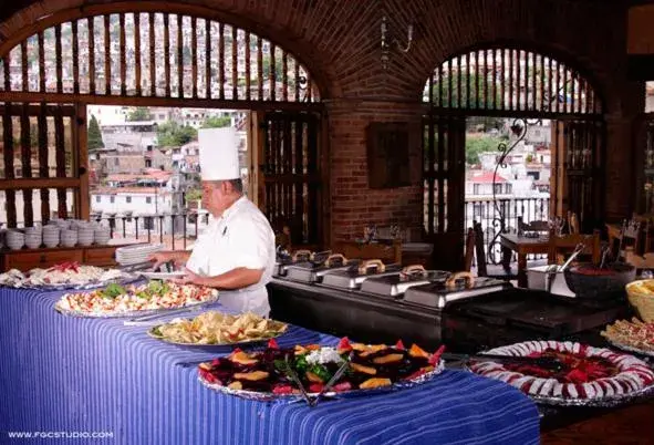 Restaurant/places to eat in Posada de la Mision, Hotel Museo y Jardin