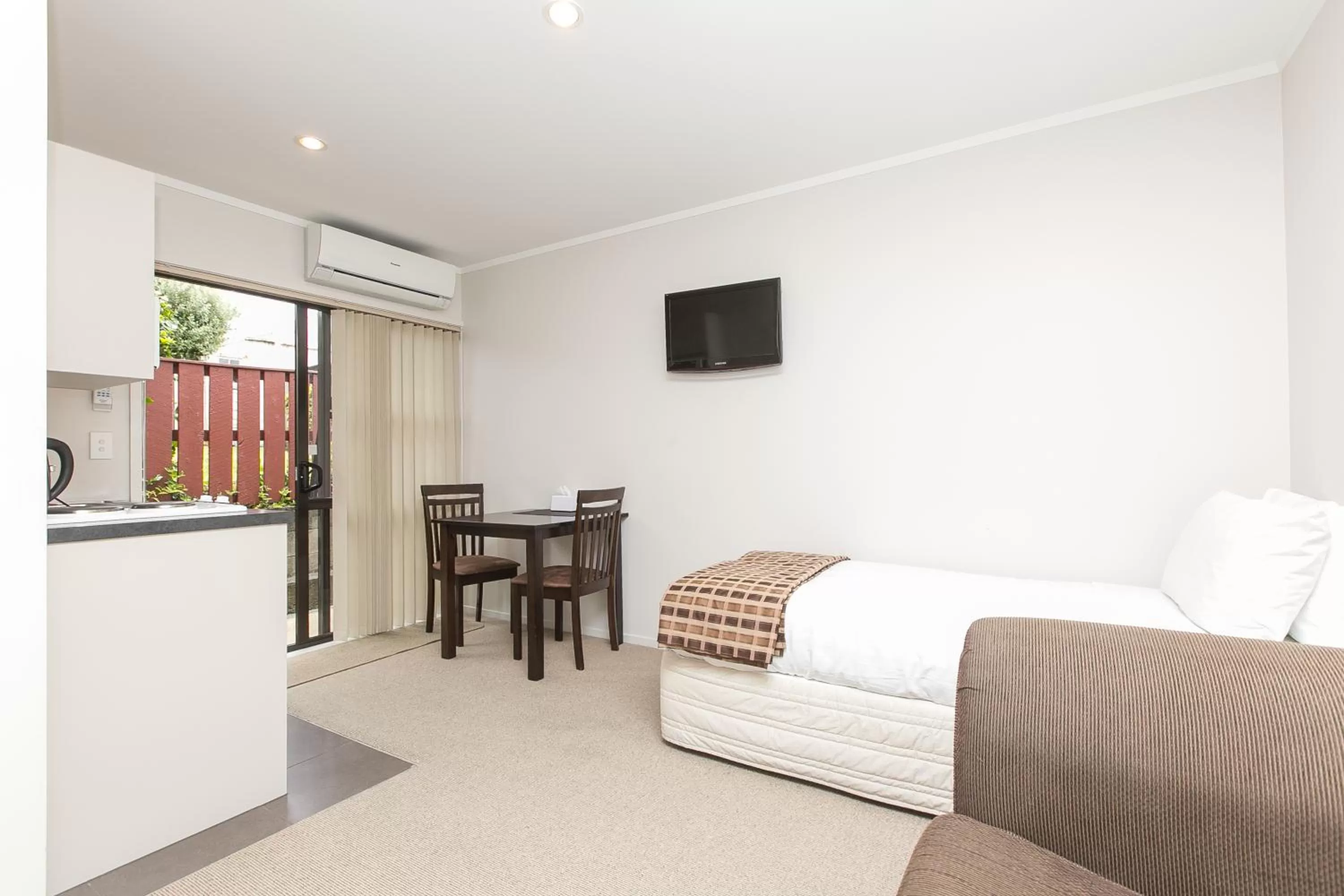 Day in Parkview Motor Inn